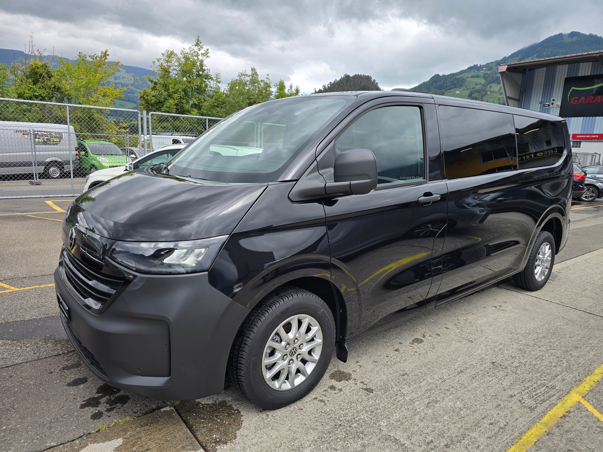 VW Multivan 2.0 TDI DSG Lang **ANHÄNGER KUPPLUNG** GRATIS SERVICE bis 100 000 Km-image-1