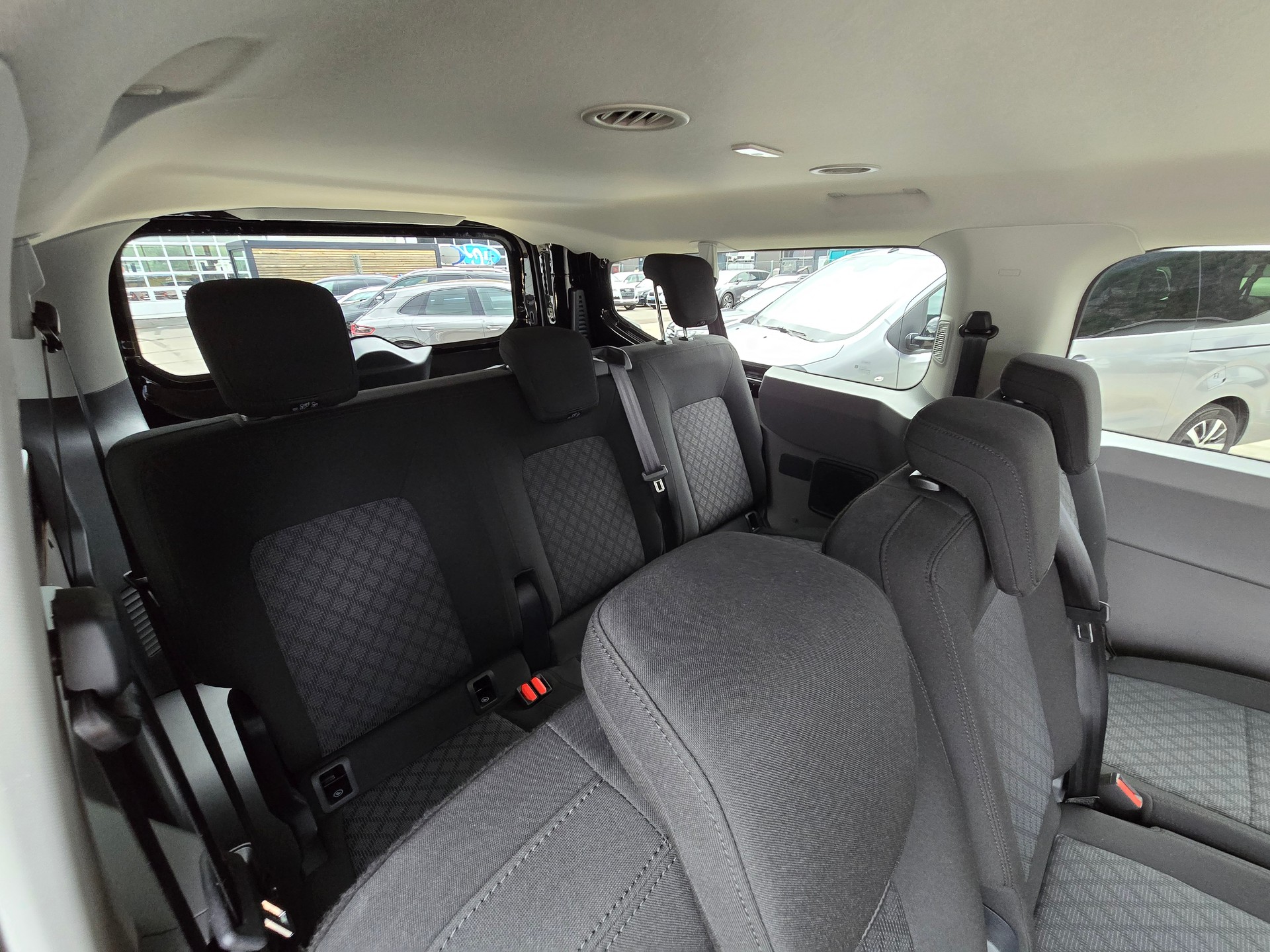 VW Multivan 2.0 TDI DSG Lang **ANHÄNGER KUPPLUNG** GRATIS SERVICE bis 100 000 Km-image-10