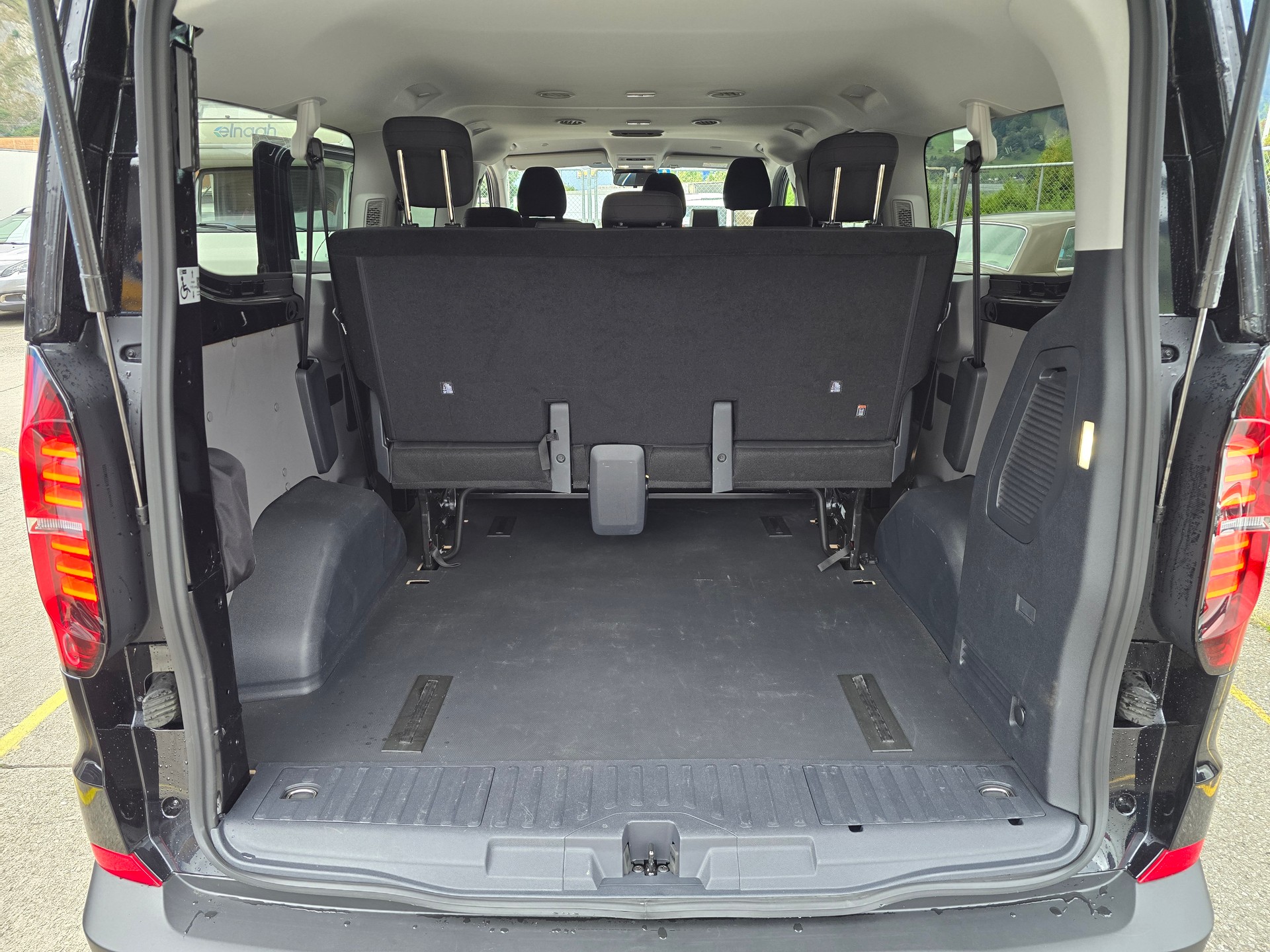 VW Multivan 2.0 TDI DSG Lang **ANHÄNGER KUPPLUNG** GRATIS SERVICE bis 100 000 Km-image-12