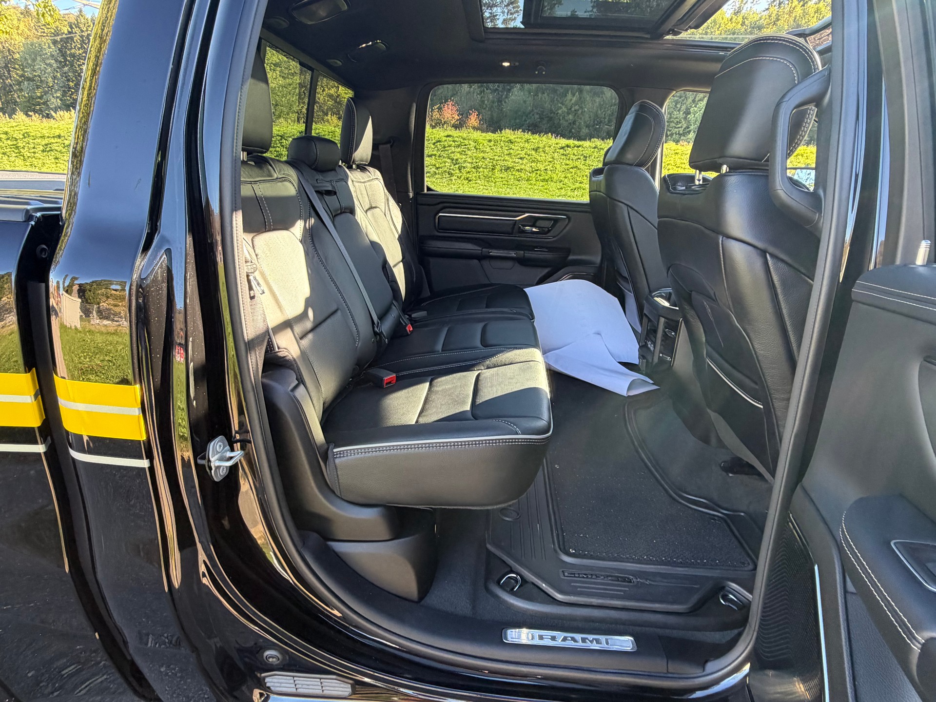 DODGE RAM LIMITED !! V8 5,7 400 PS CREW CAB "NEUSTES MODELL" VOLL OPTIONEN. INKL. LUFTFEDERUNG + AHK 3500 KG. MIT RAM BOX.-image-38