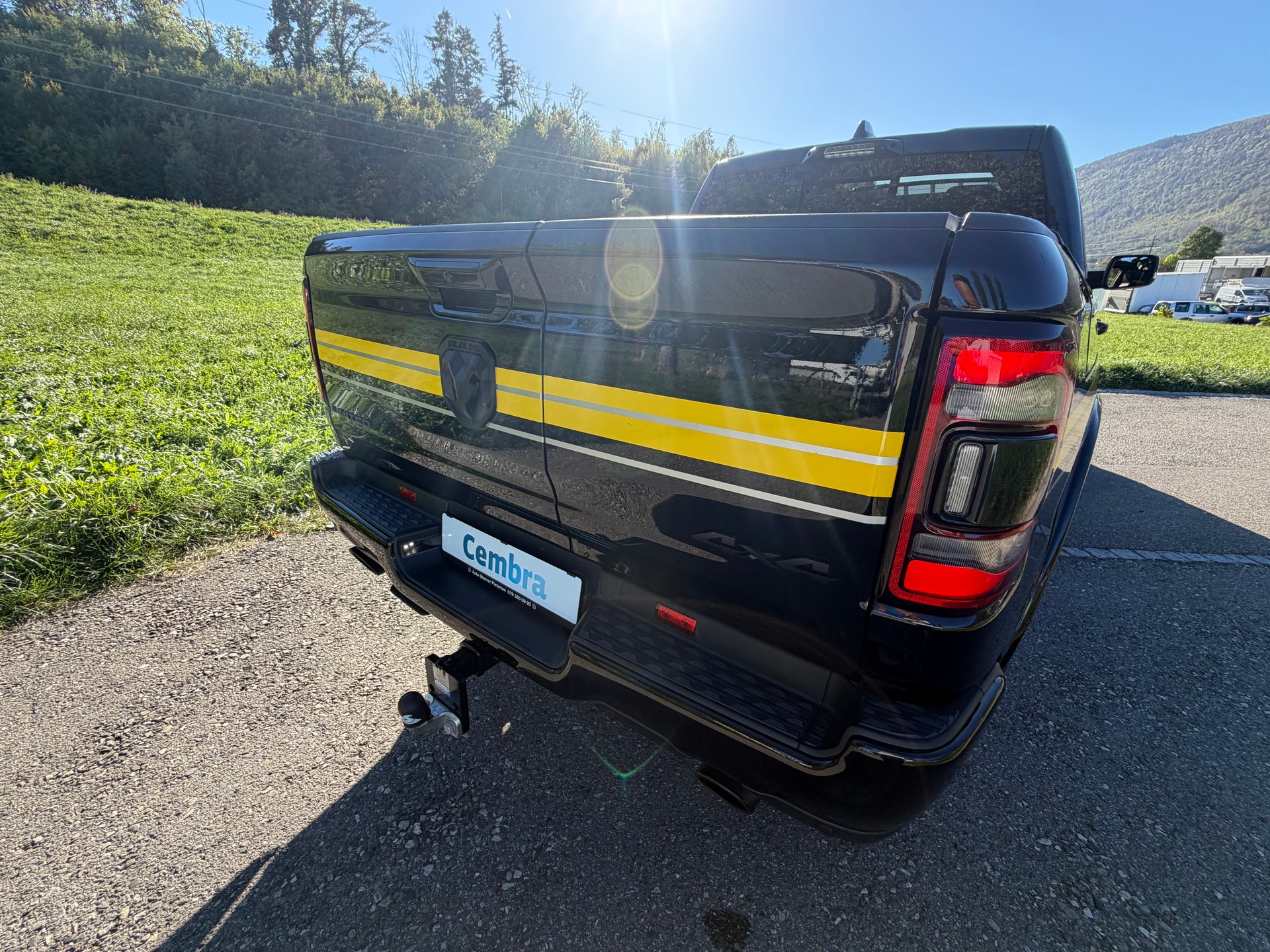 DODGE RAM LIMITED !! V8 5,7 400 PS CREW CAB "NEUSTES MODELL" VOLL OPTIONEN. INKL. LUFTFEDERUNG + AHK 3500 KG. MIT RAM BOX.-image-16