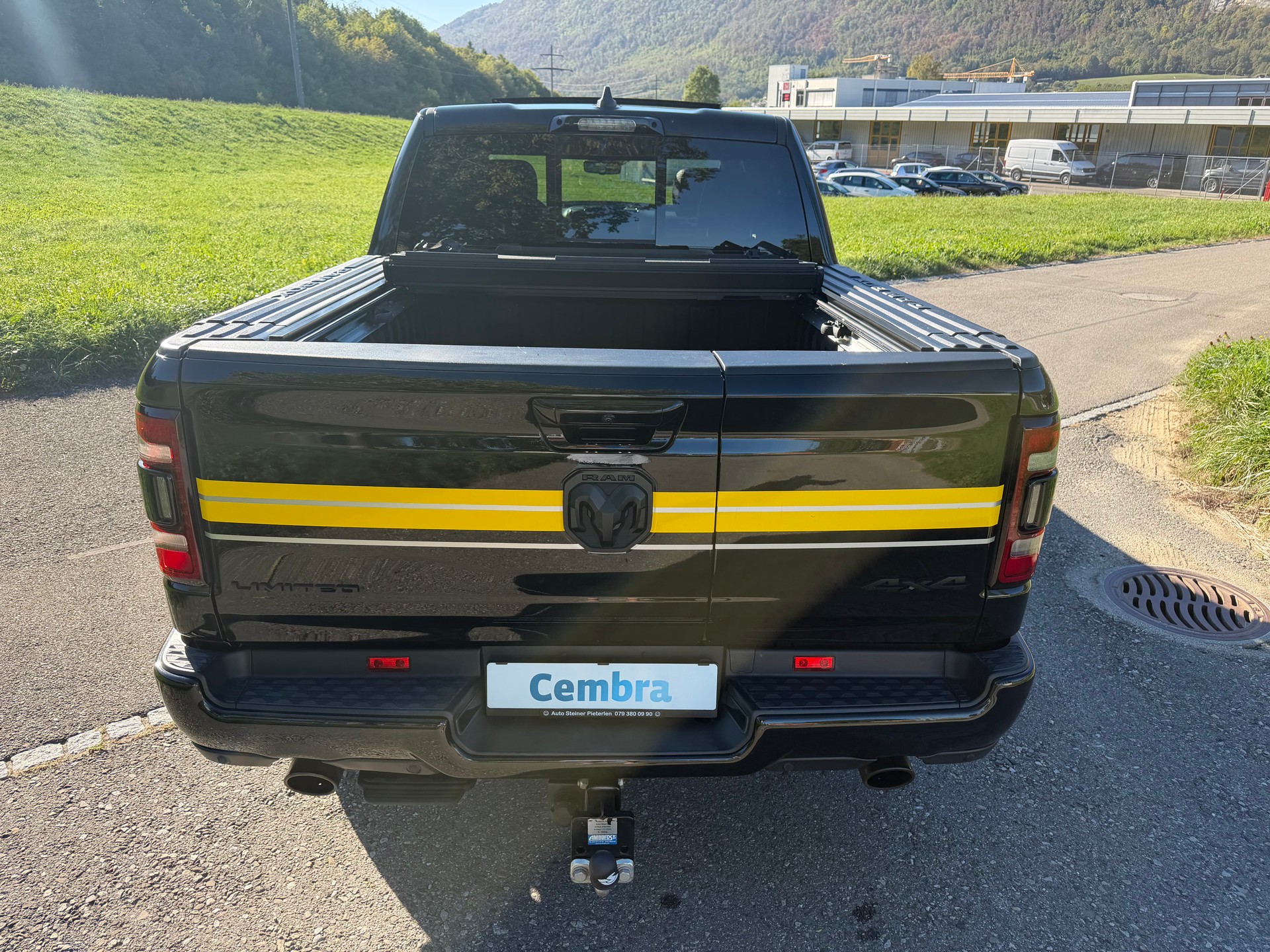 DODGE RAM LIMITED !! V8 5,7 400 PS CREW CAB "NEUSTES MODELL" VOLL OPTIONEN. INKL. LUFTFEDERUNG + AHK 3500 KG. MIT RAM BOX.-image-21