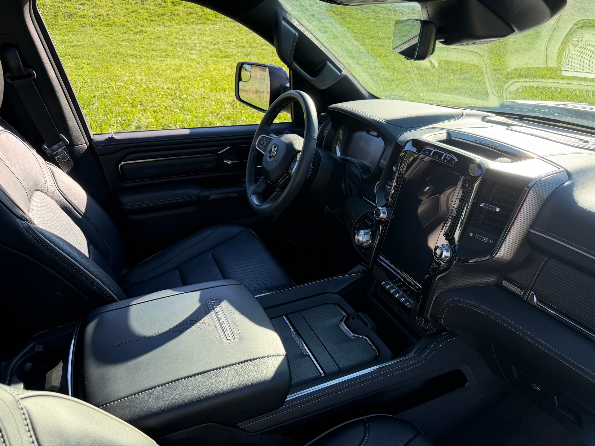 DODGE RAM LIMITED !! V8 5,7 400 PS CREW CAB "NEUSTES MODELL" VOLL OPTIONEN. INKL. LUFTFEDERUNG + AHK 3500 KG. MIT RAM BOX.-image-51