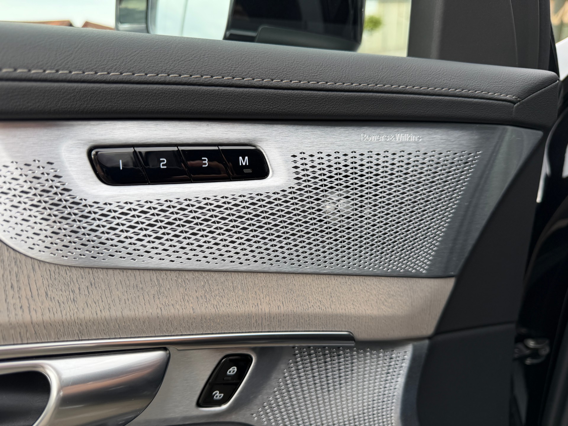 VOLVO XC90 B5 Benzin Mild Hybrid AWD Ultra Bright Geartronic *Bowers&Wilkins*-image-29