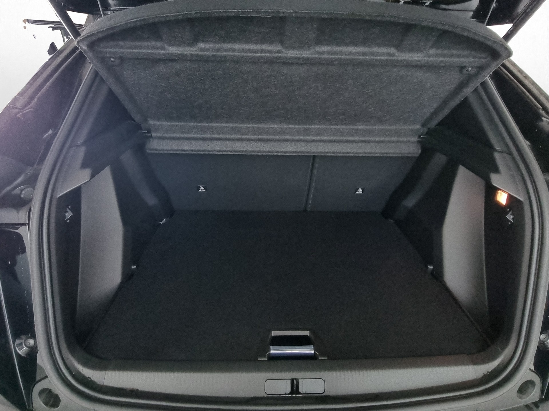 PEUGEOT 2008 GT 1.2 Pure Tech-image-15