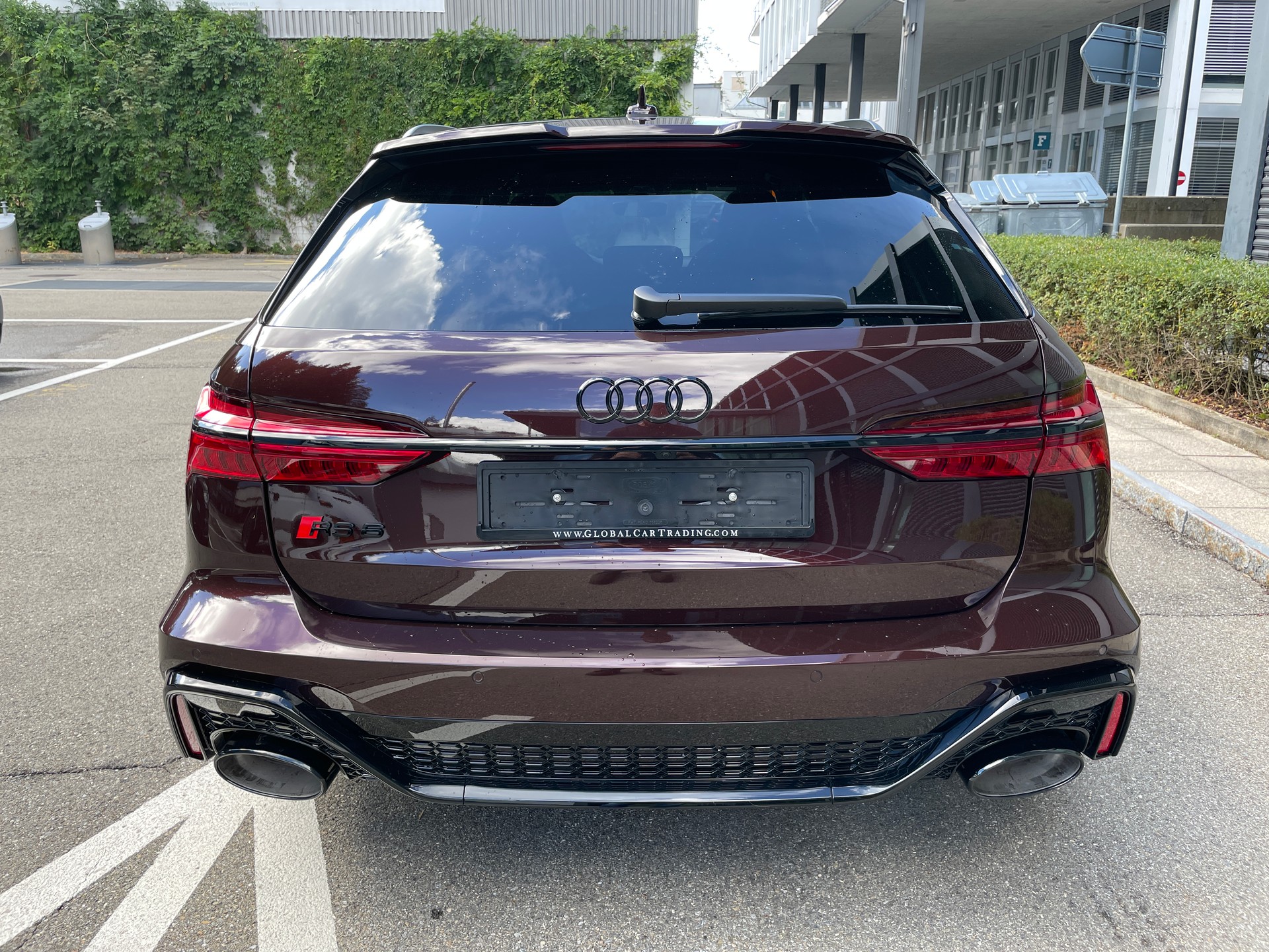 AUDI RS6 Avant 4.0 TFSI V8 quattro-image-4