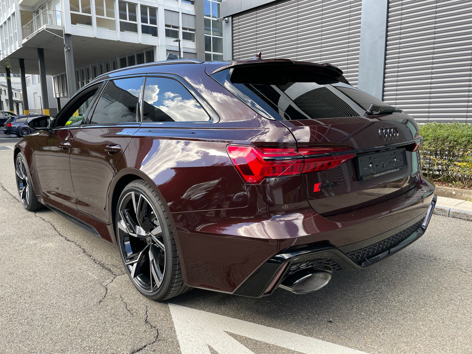 AUDI RS6 Avant 4.0 TFSI V8 quattro-image-6