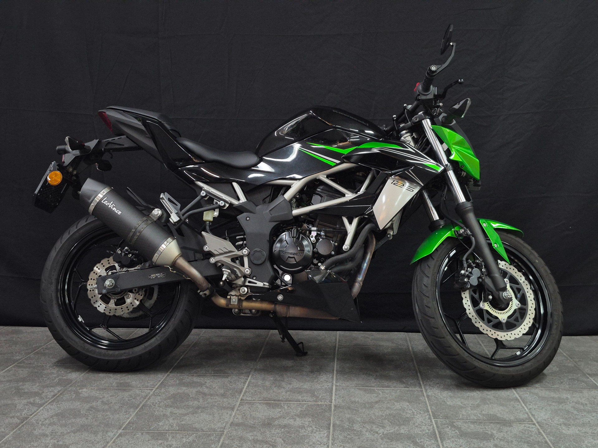 KAWASAKI Z 125-image-4