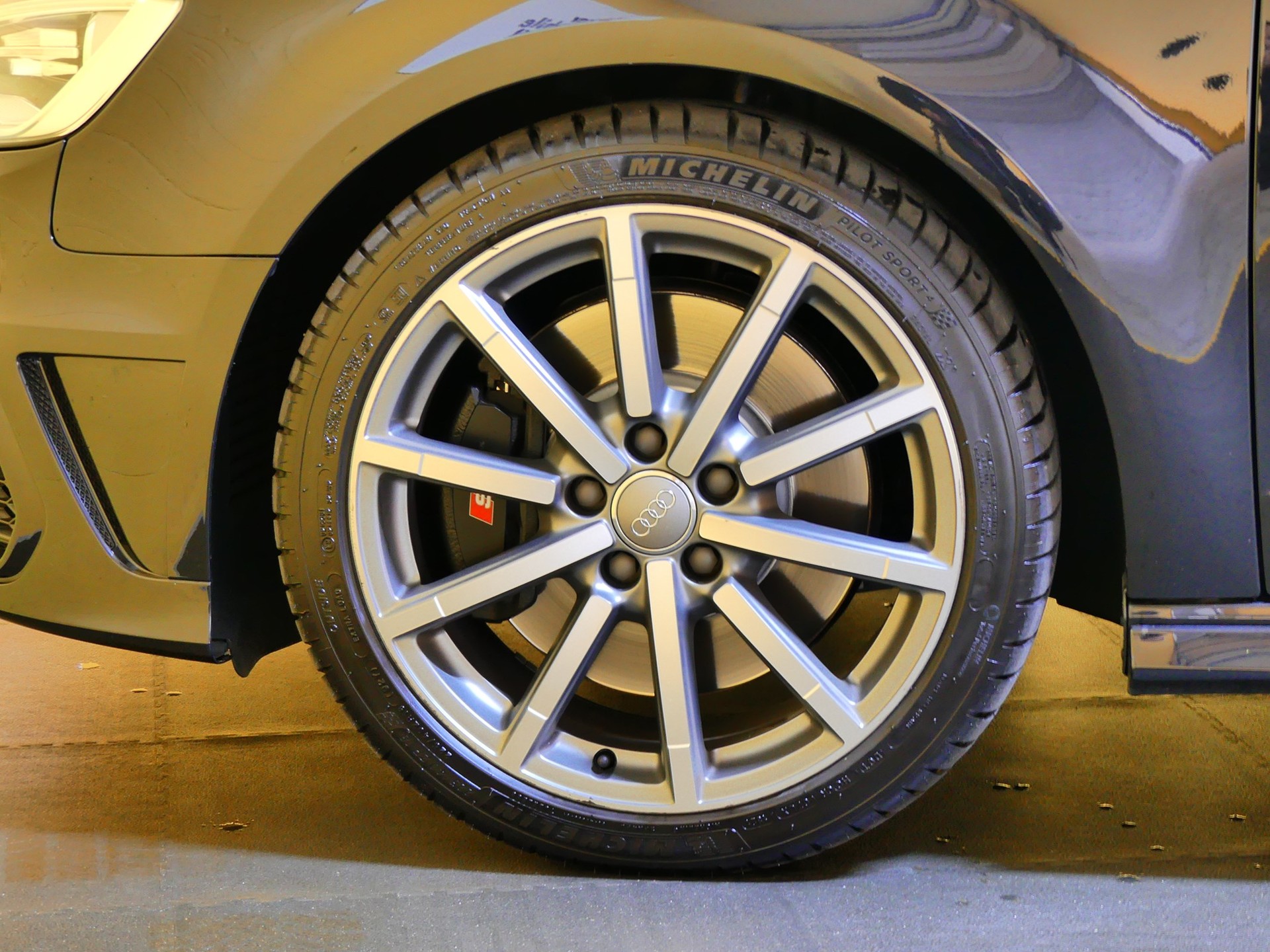 AUDI S3 Sportback 2.0 TFSI quattro S-tronic-image-4