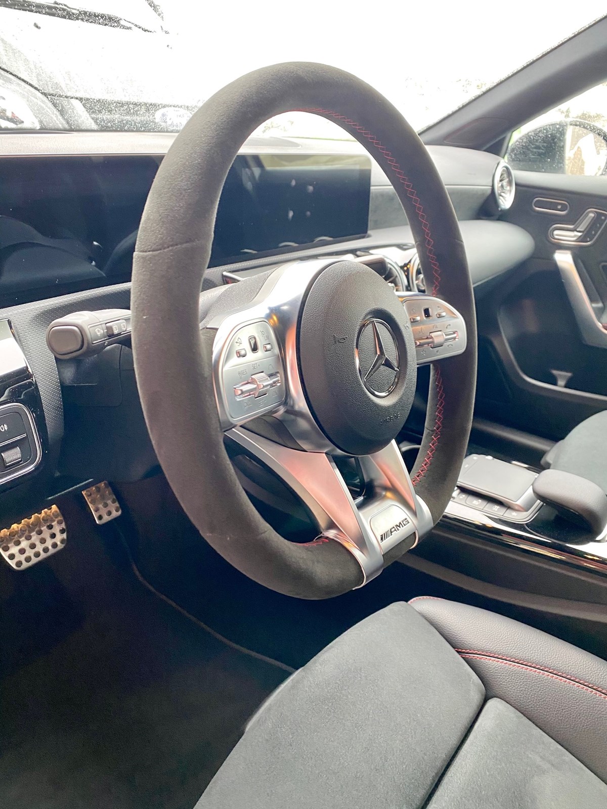 MERCEDES-BENZ A 220 d 4Matic AMG Line-image-3