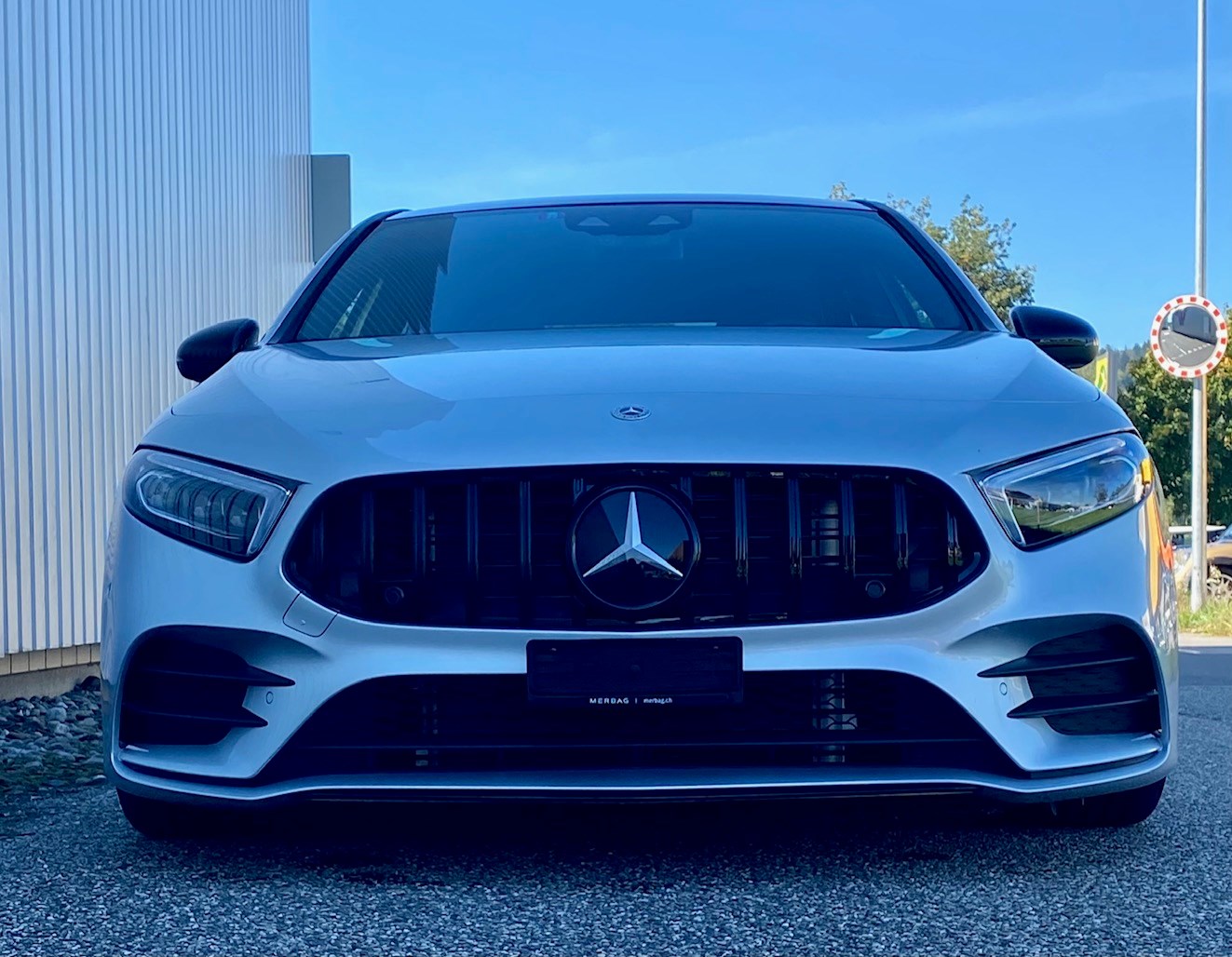 MERCEDES-BENZ A 220 d 4Matic AMG Line-image-2