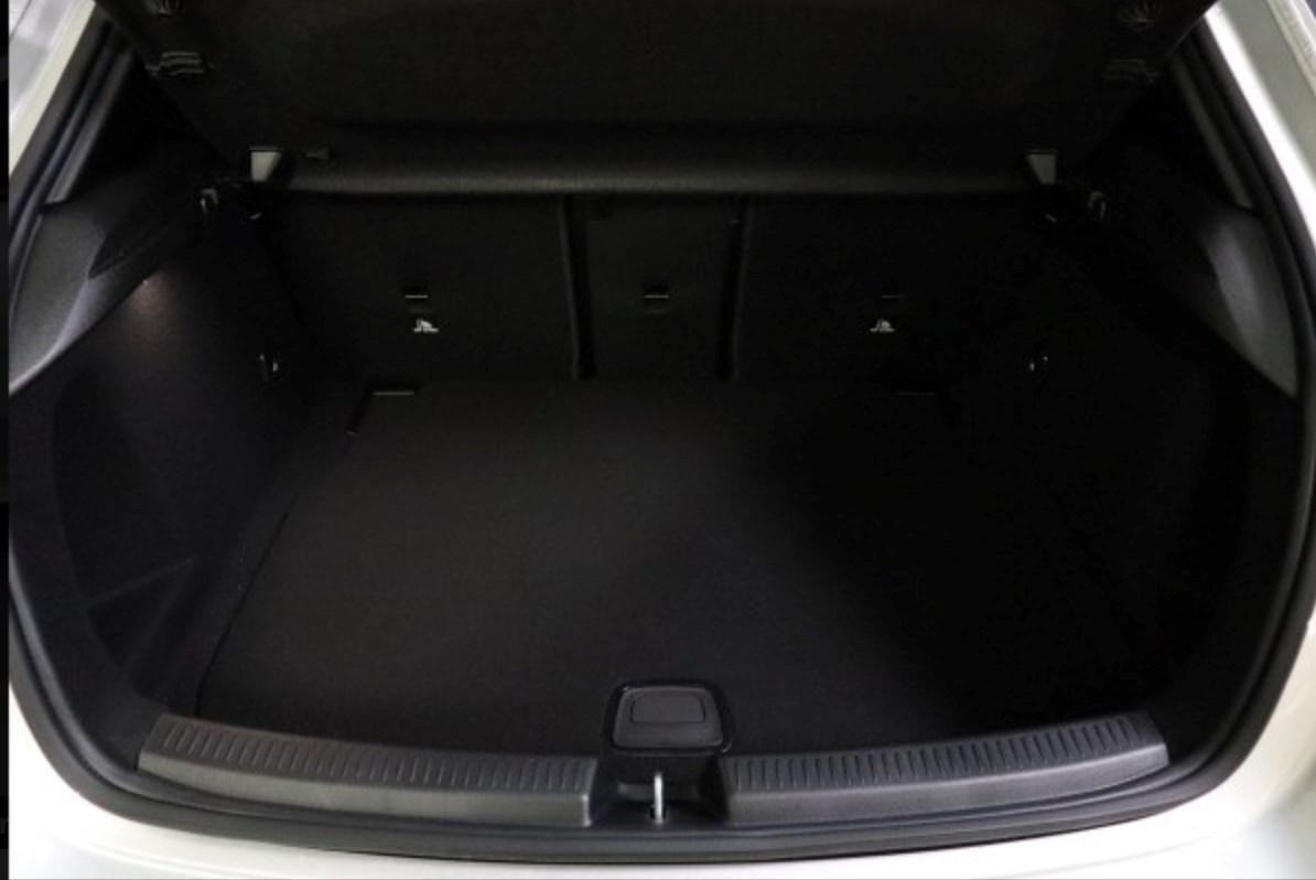 MERCEDES-BENZ A 220 d 4Matic AMG Line-image-7