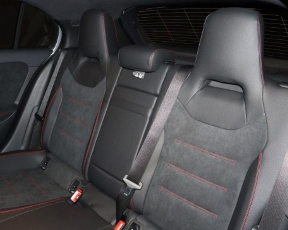 MERCEDES-BENZ A 220 d 4Matic AMG Line-image-5