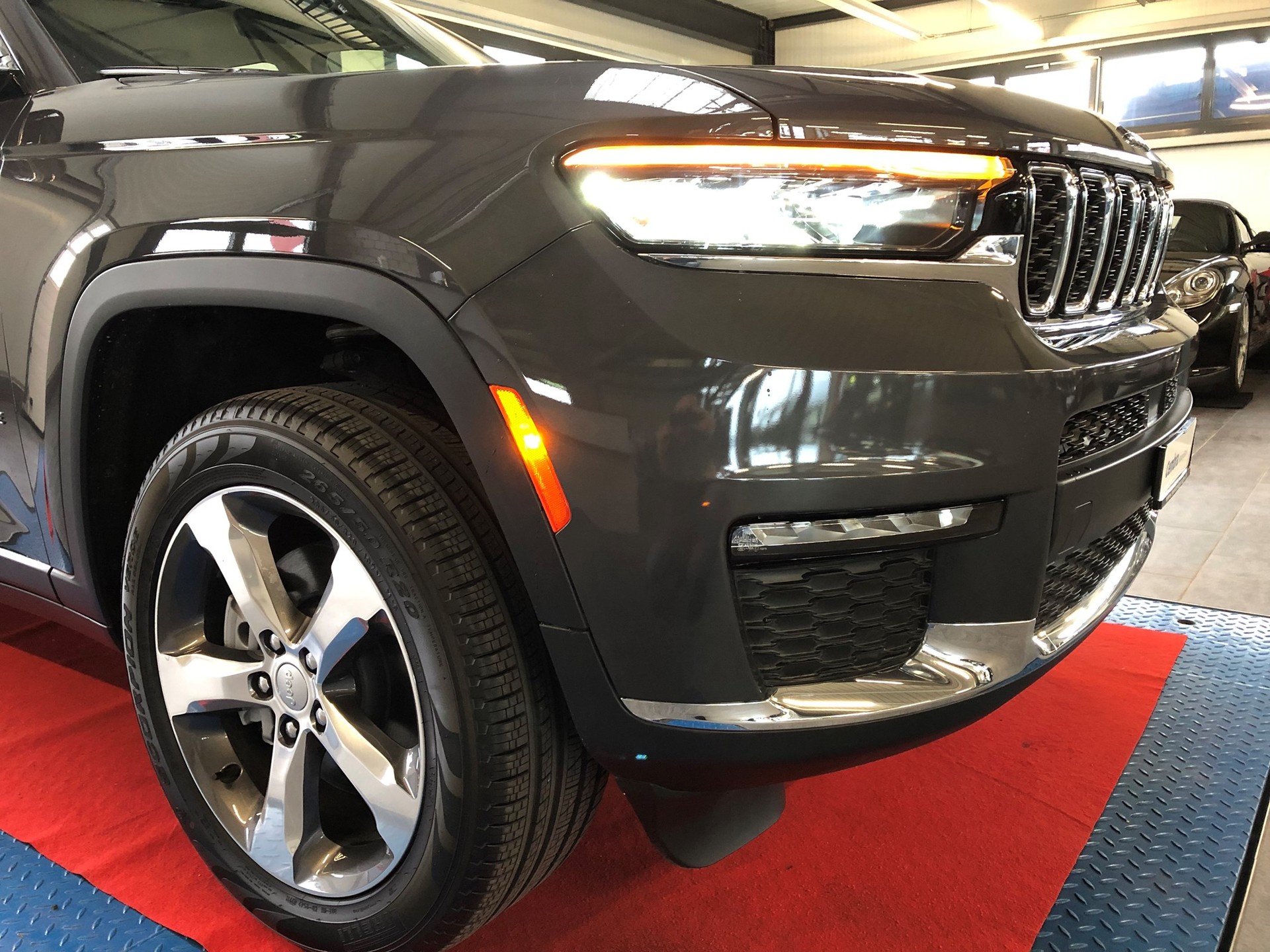 JEEP Grand Cherokee 3.6-V6 LIMITED AWD 4x4 Lang-showroom-element-1