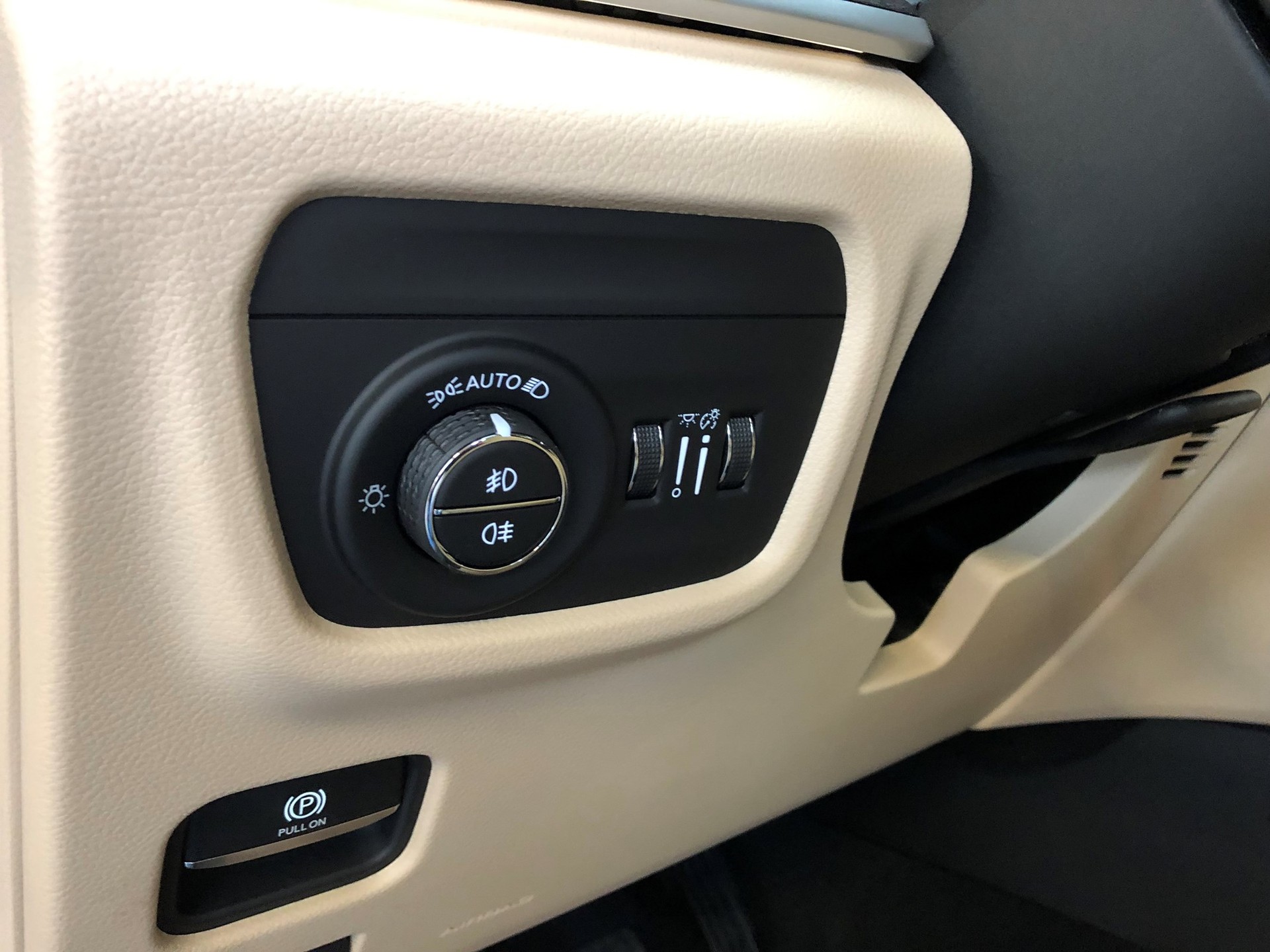 JEEP Grand Cherokee 3.6-V6 LIMITED AWD 4x4 Lang-image-24