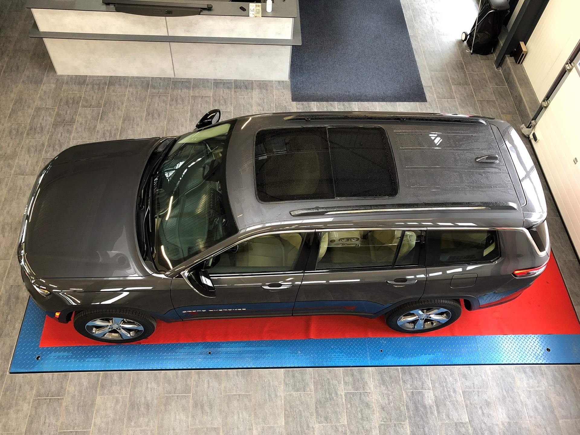 JEEP Grand Cherokee 3.6-V6 LIMITED AWD 4x4 Lang-image-29