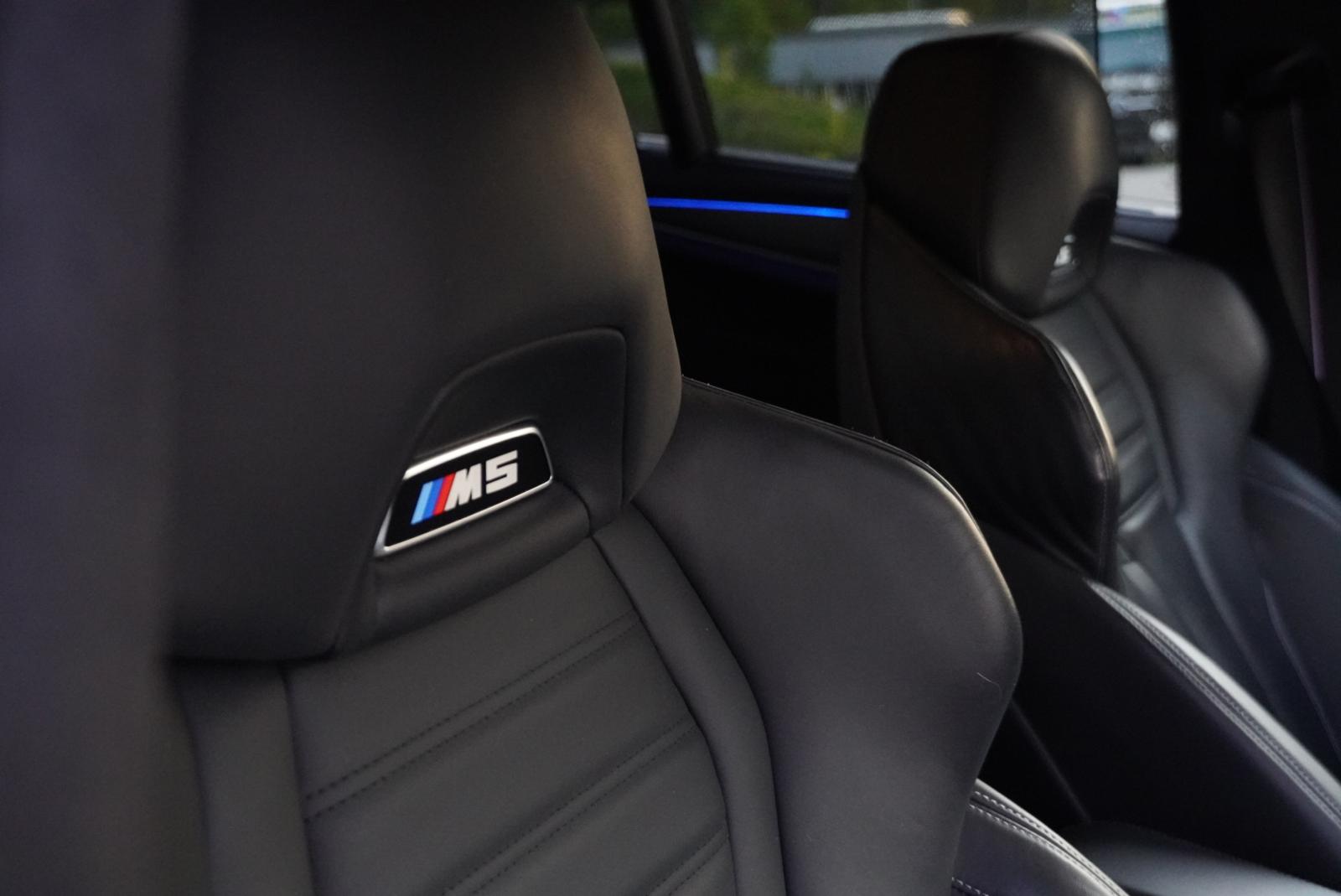 BMW M5 xDrive Competition Drivelogic Singapur Grau-image-14