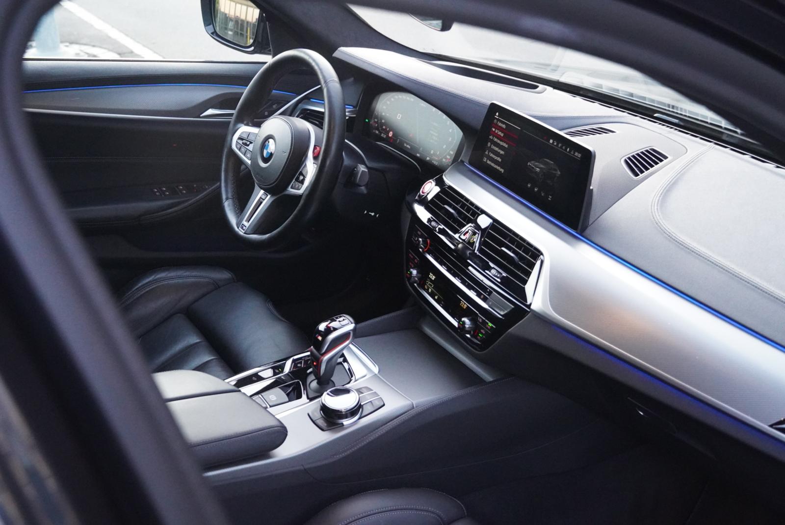 BMW M5 xDrive Competition Drivelogic Singapur Grau-image-13