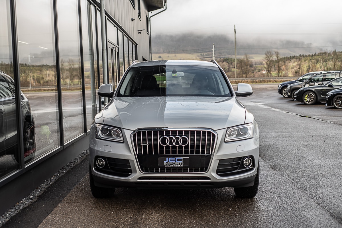 AUDI Q5 2.0 TDI quattro-image-18