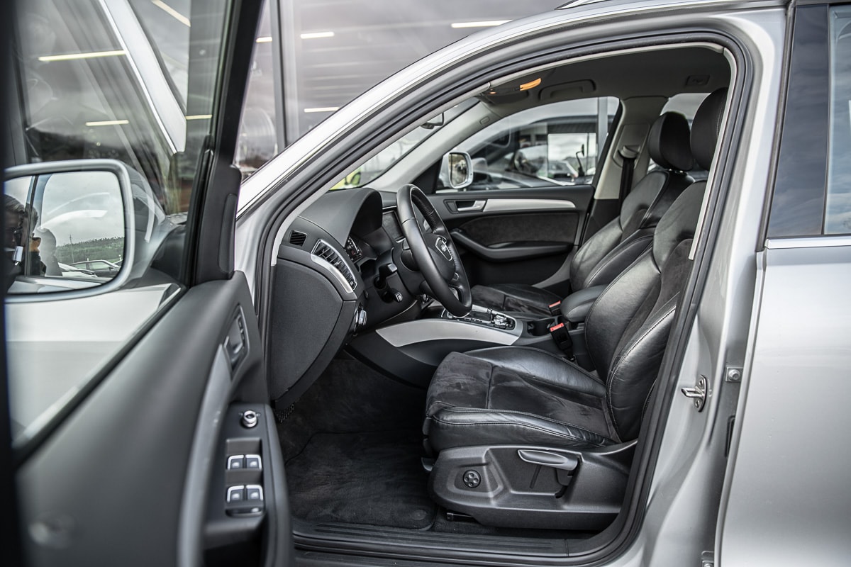 AUDI Q5 2.0 TDI quattro-image-11