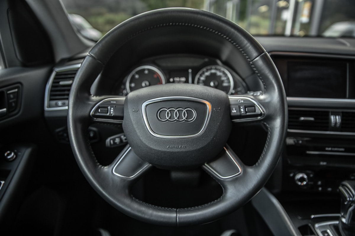 AUDI Q5 2.0 TDI quattro-image-14