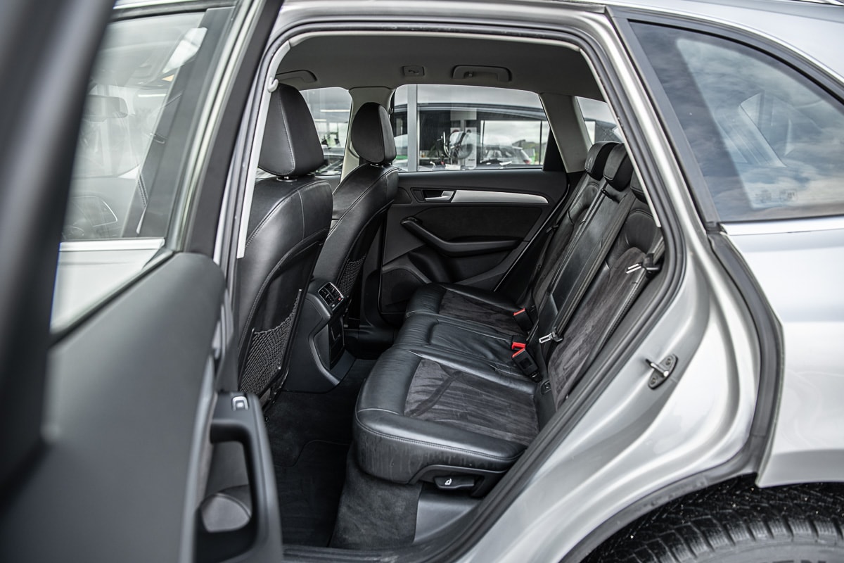 AUDI Q5 2.0 TDI quattro-image-10