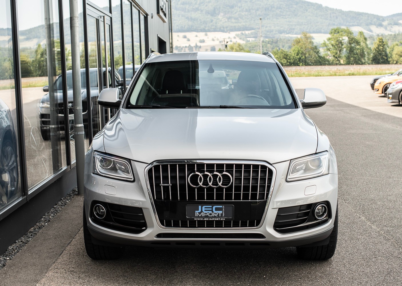 AUDI Q5 2.0 TDI quattro-showroom-element-2