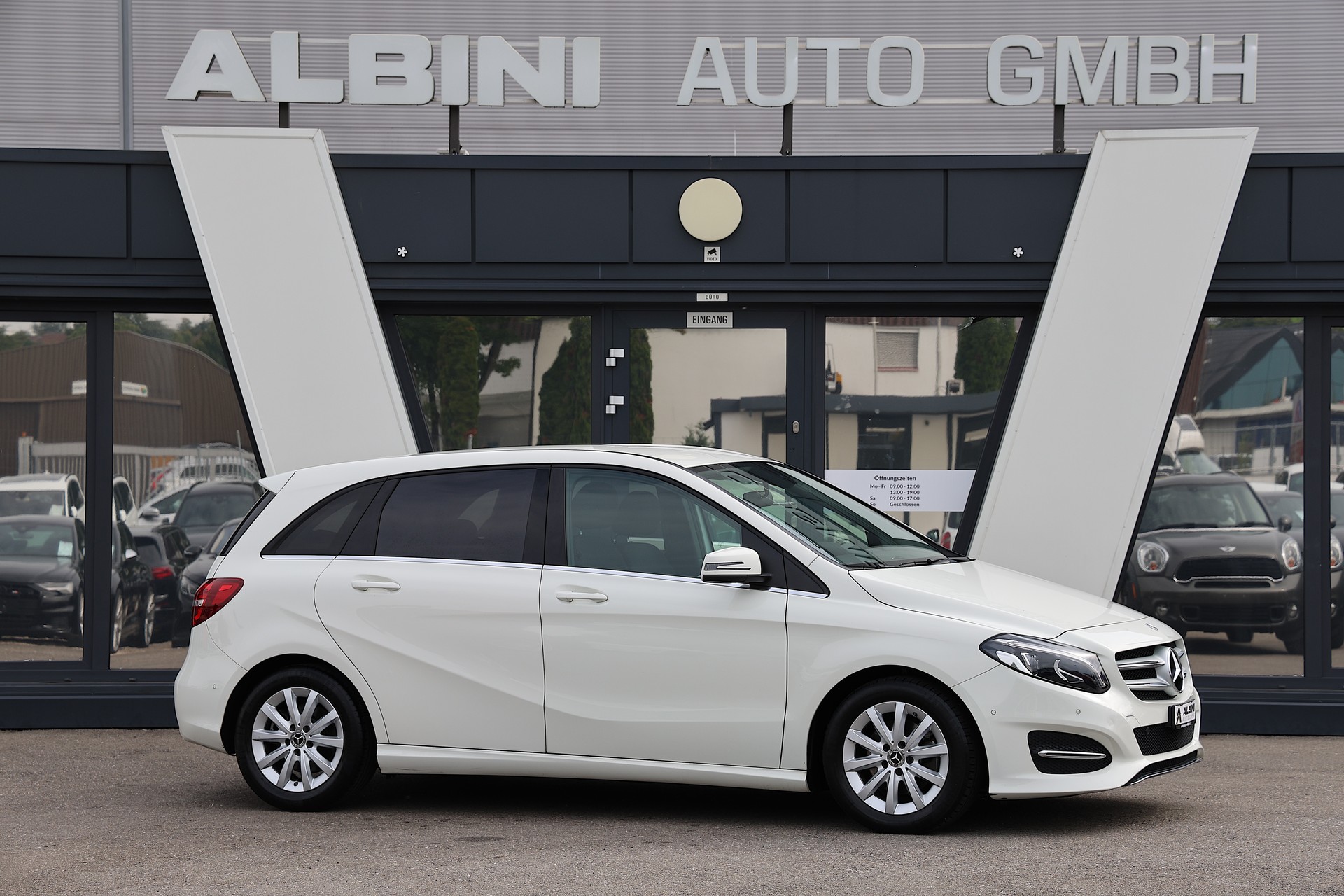 MERCEDES-BENZ B 220 Style 4Matic 7G-DCT-showroom-element-1