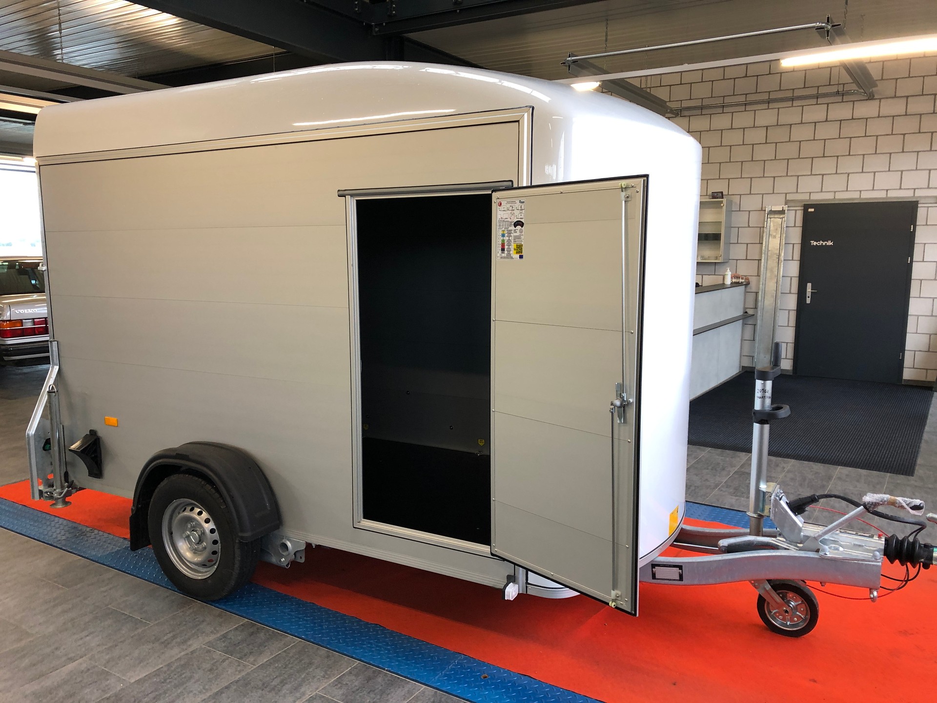 DALTEC Cheval Liberté C300 AERO Roadster-showroom-element-1