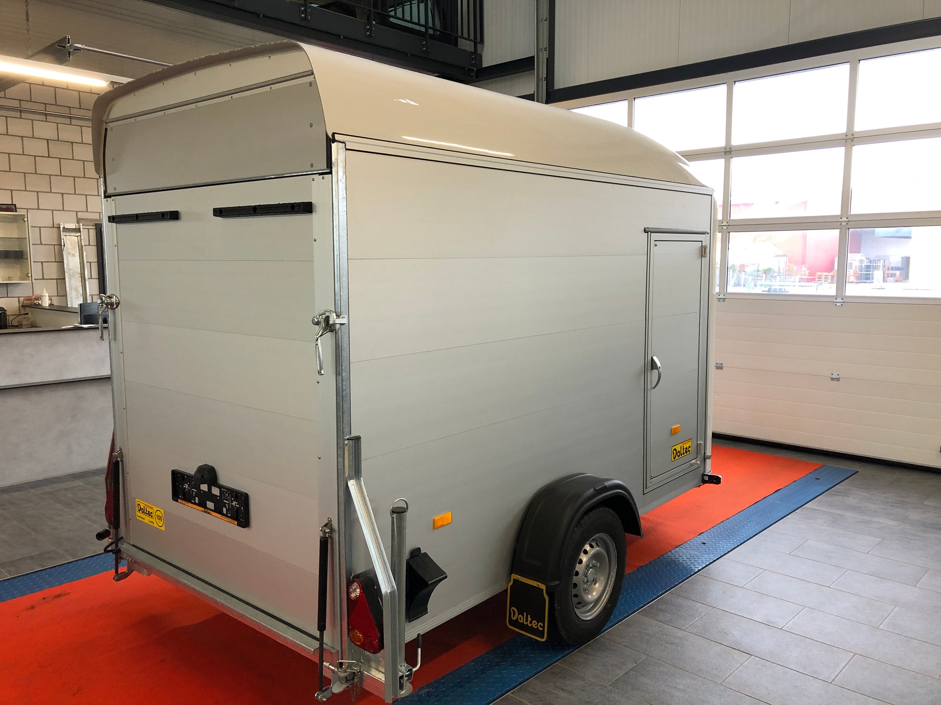DALTEC Cheval Liberté C300 AERO Roadster-showroom-element-2