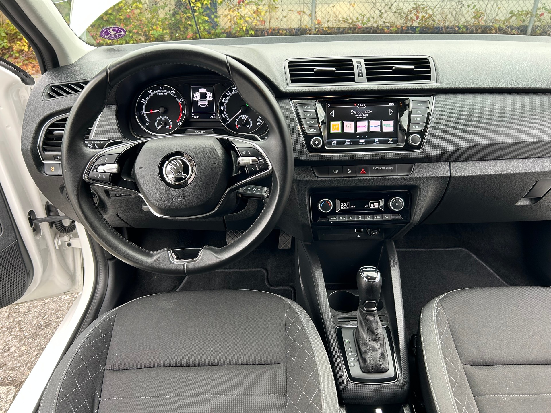 SKODA Fabia 1.0 TSI Ambition DSG-image-8