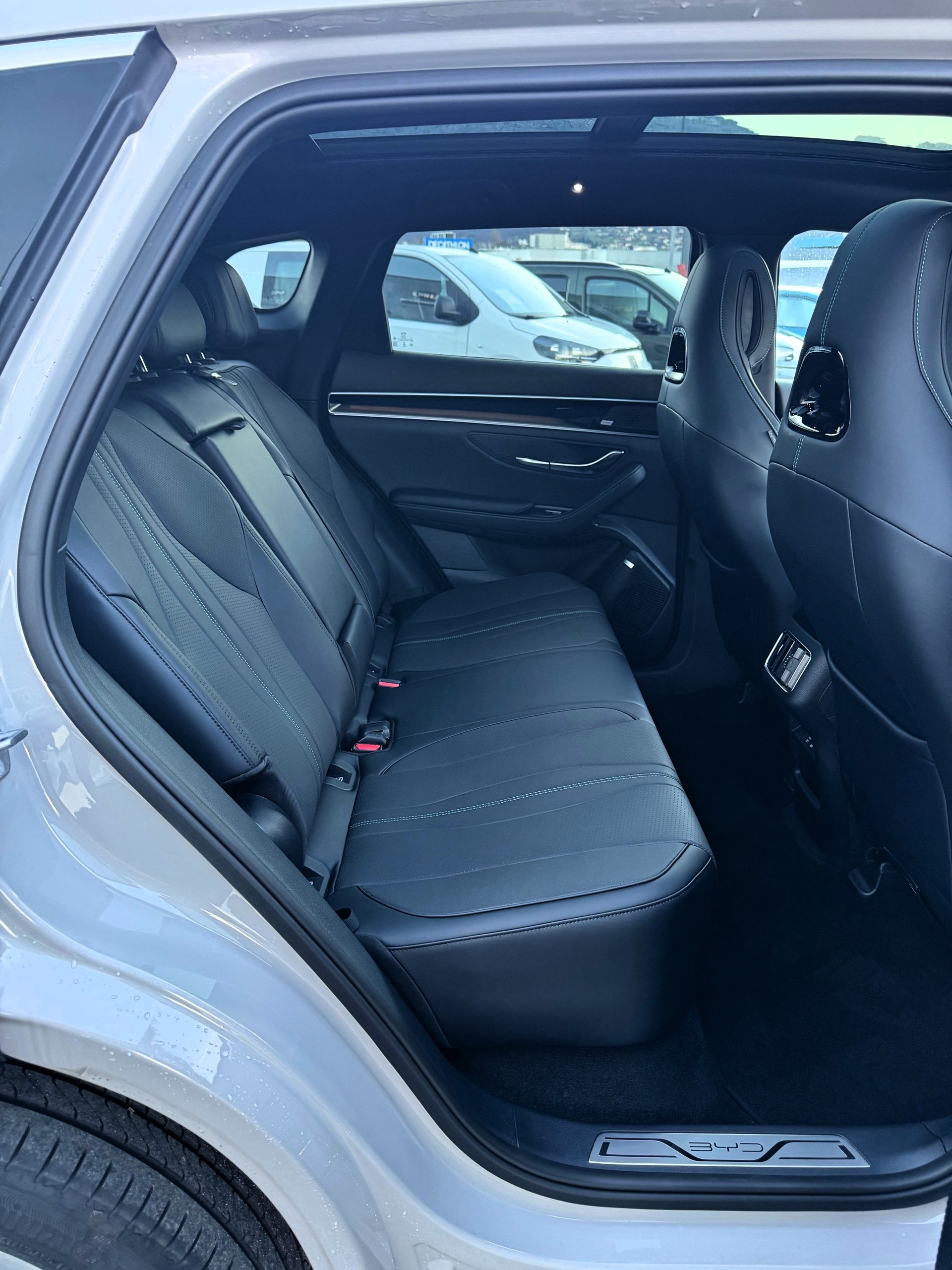 BYD Seal U DM-i Design AWD-image-19