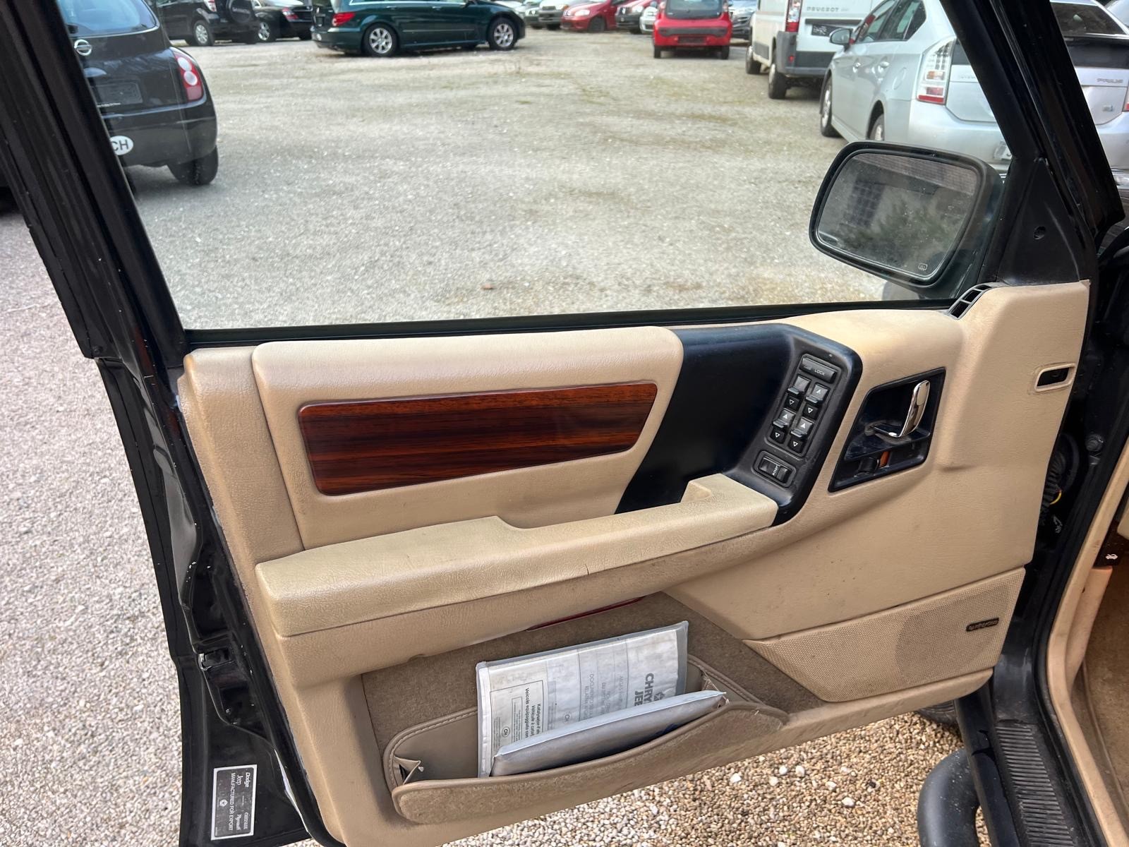 JEEP Grand Cherokee 5.2 Limited Automatic-image-4