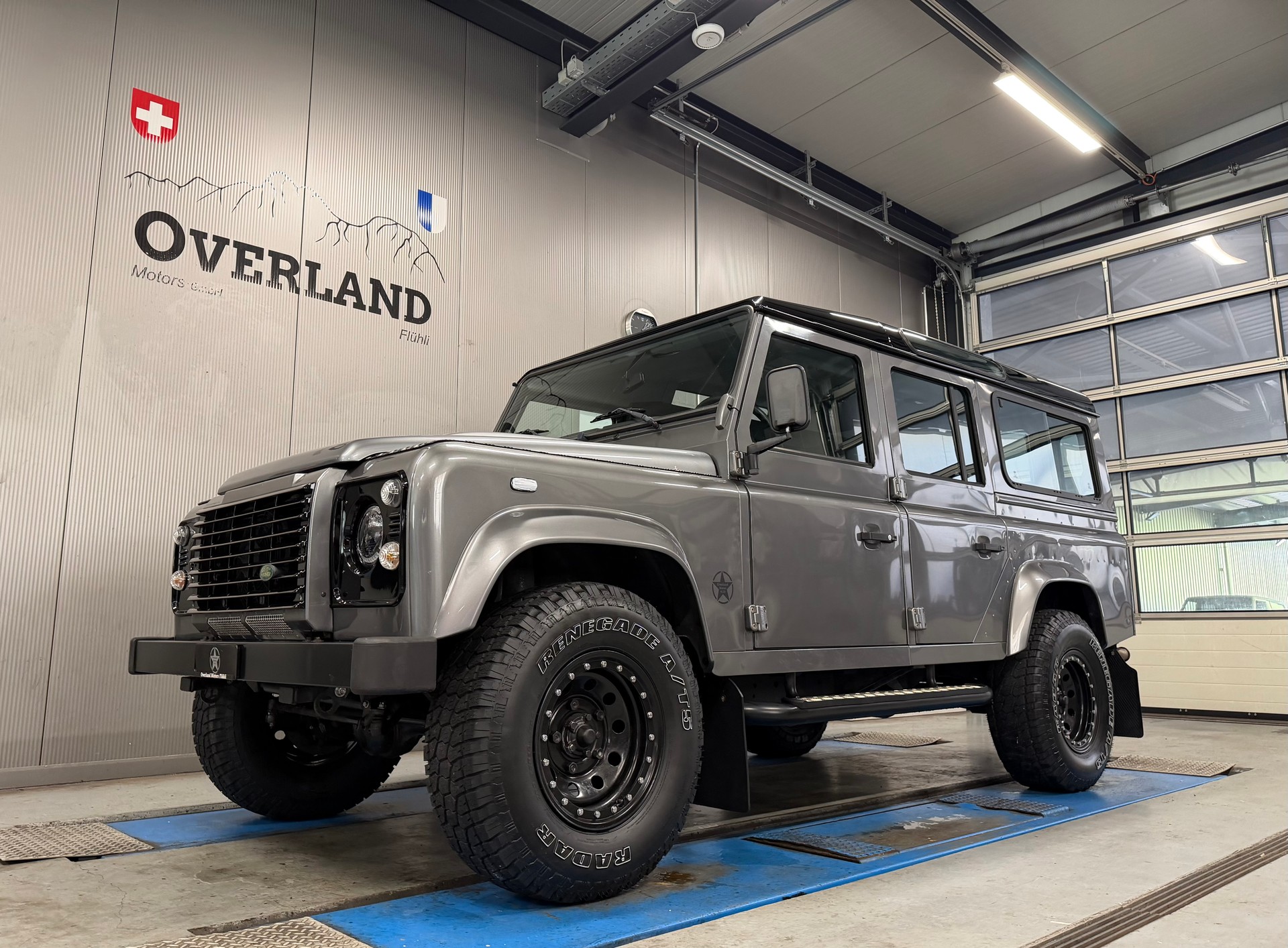 LAND ROVER 110-image-7
