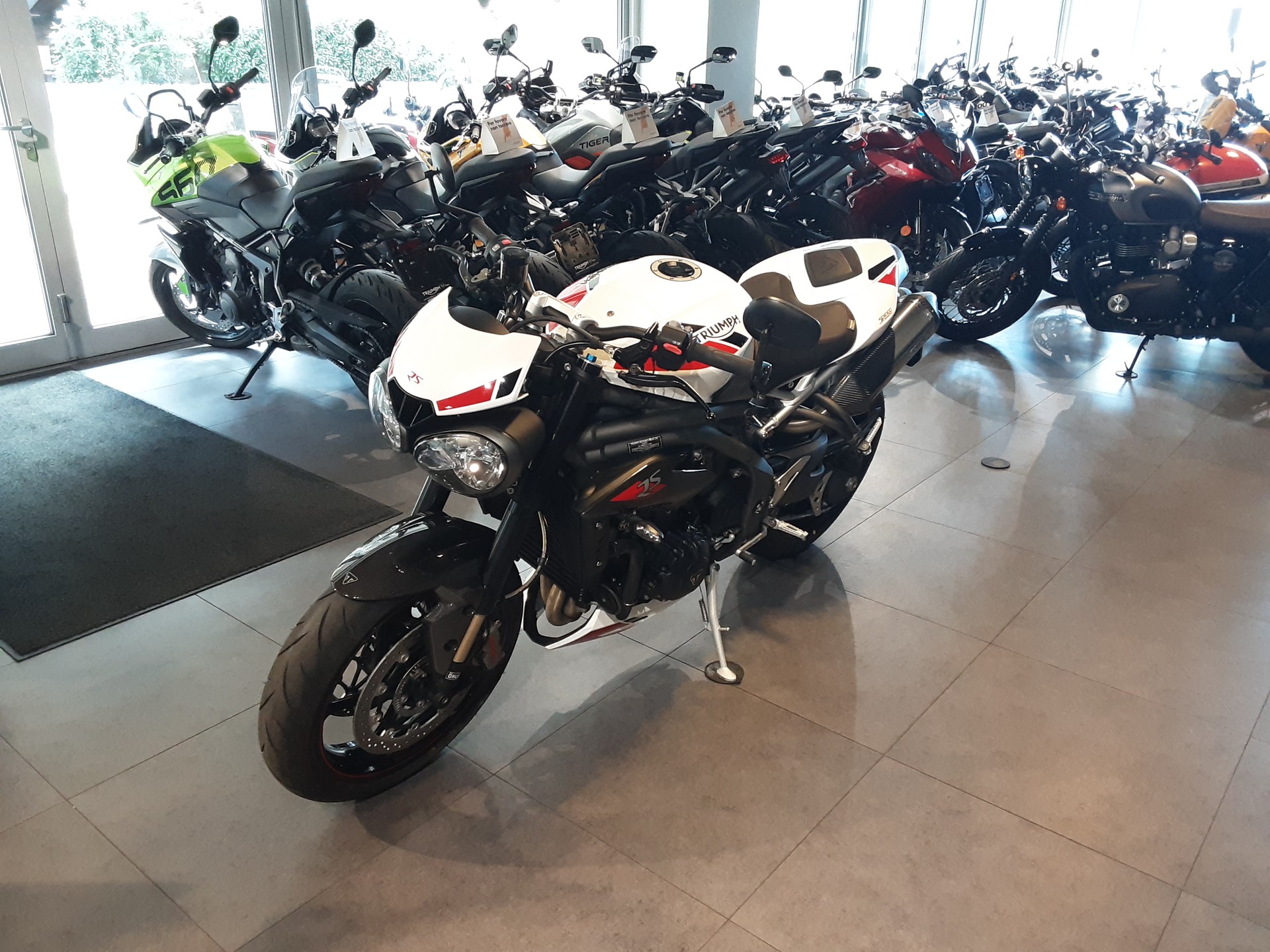 TRIUMPH Speed Triple RS 1050 ABS-image-3