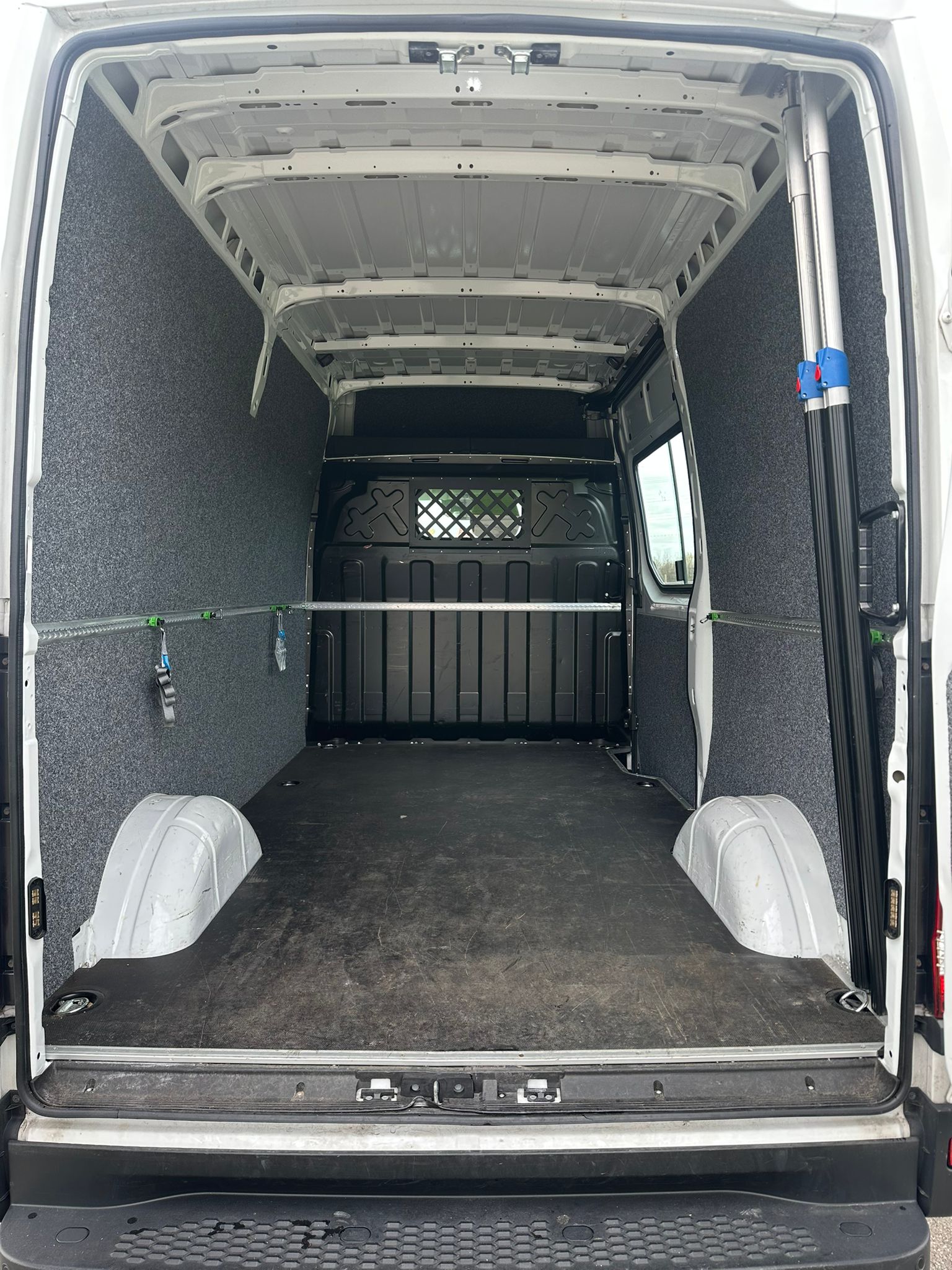 IVECO 35 S 14 NA8 V-image-11