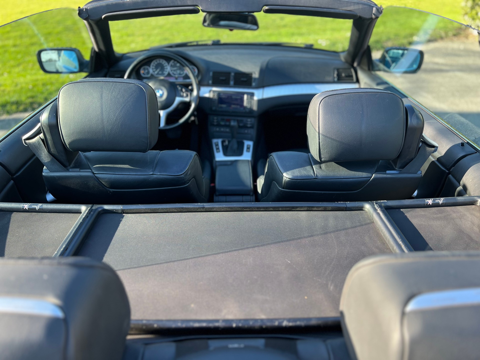 BMW 330Ci Cabriolet-image-10