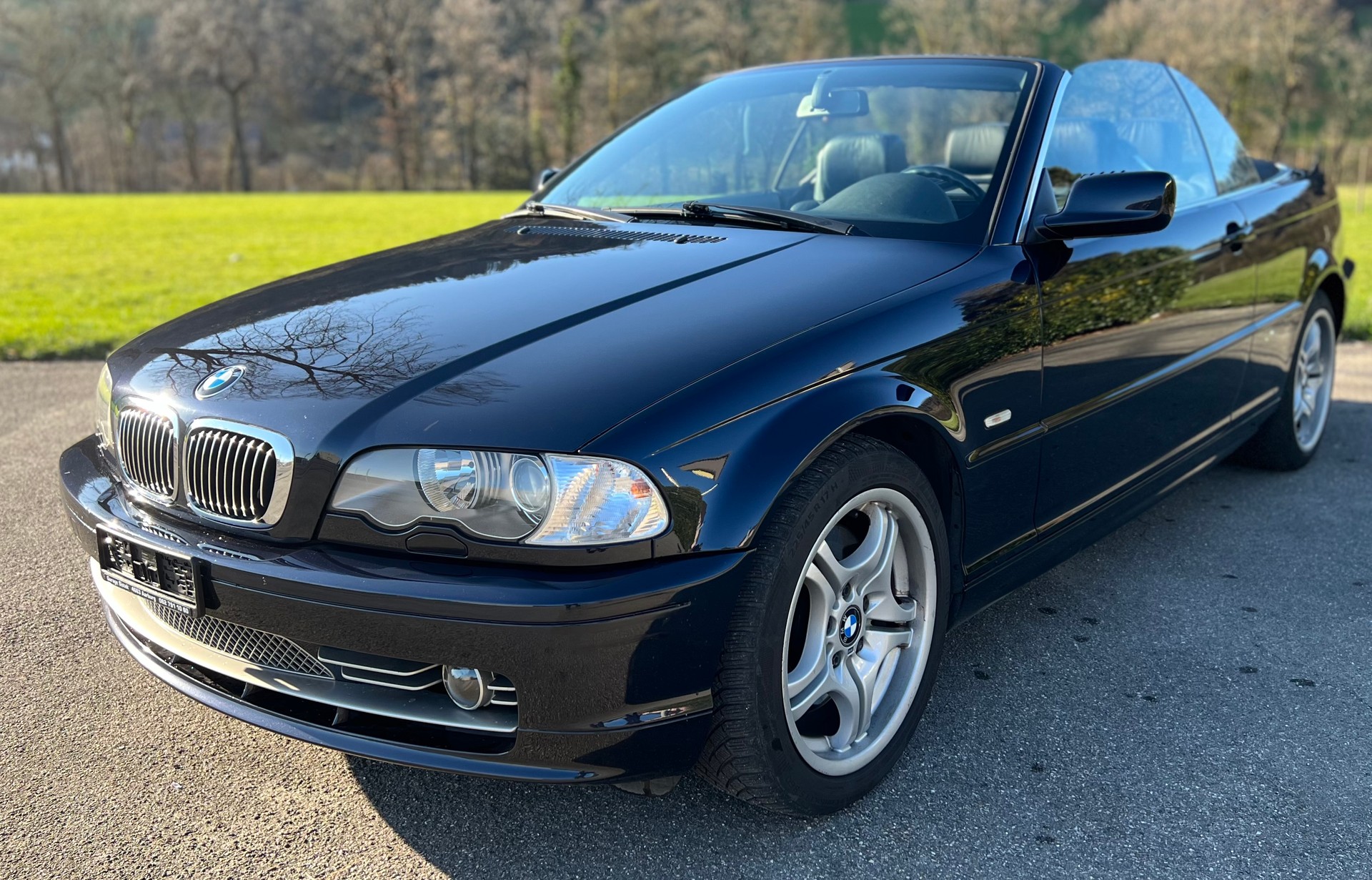 BMW 330Ci Cabriolet-image-1