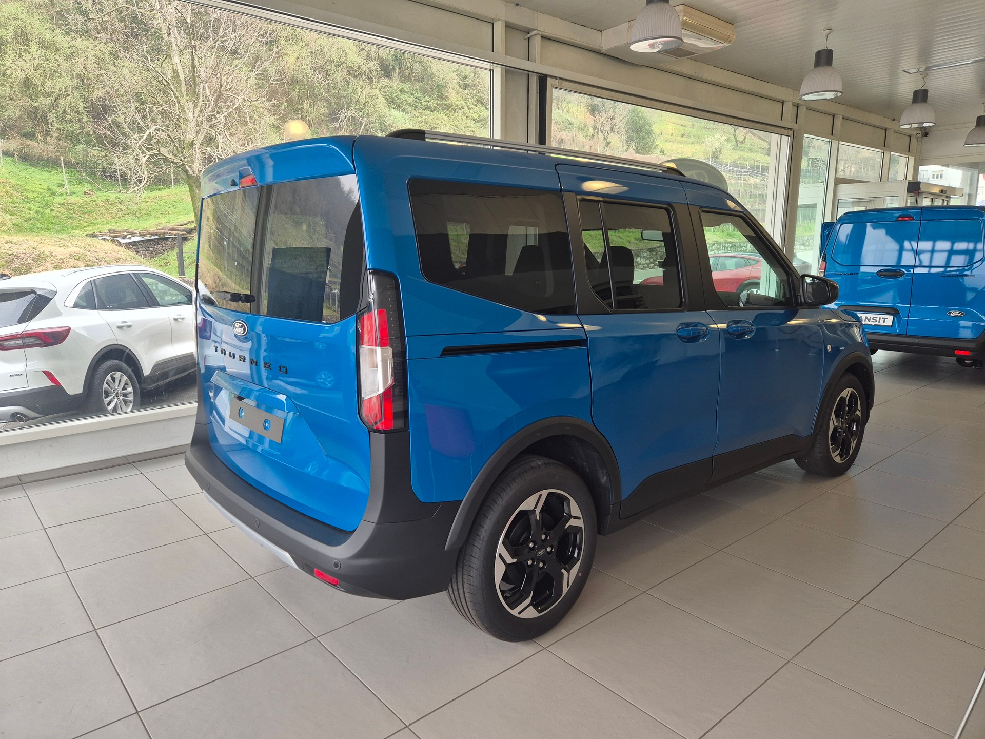 FORD Tourneo Courier 1.0 EcoBoost Active Automat-image-4