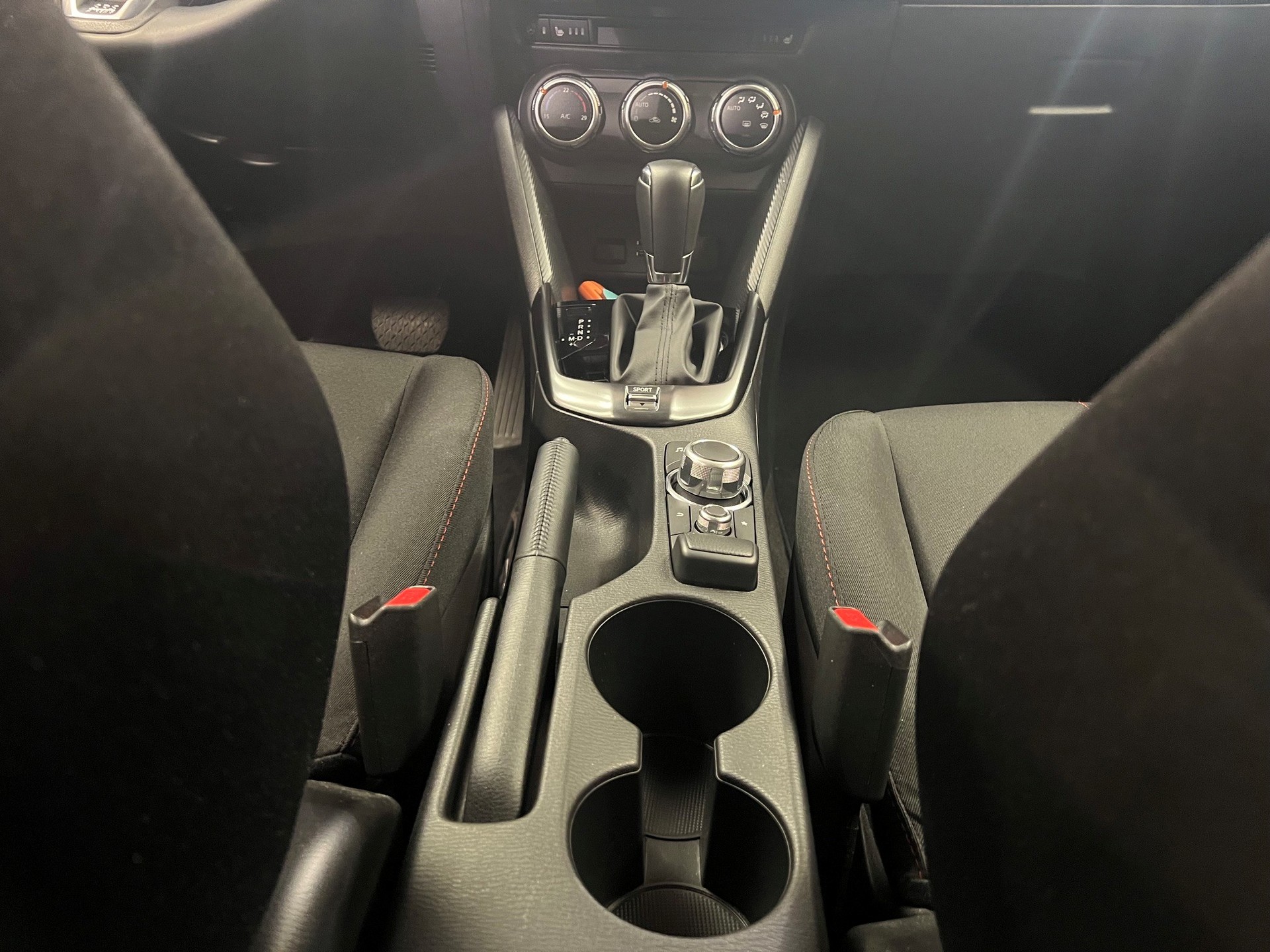 MAZDA 2 SKYACTIV-G 90 Homura Automat-image-10