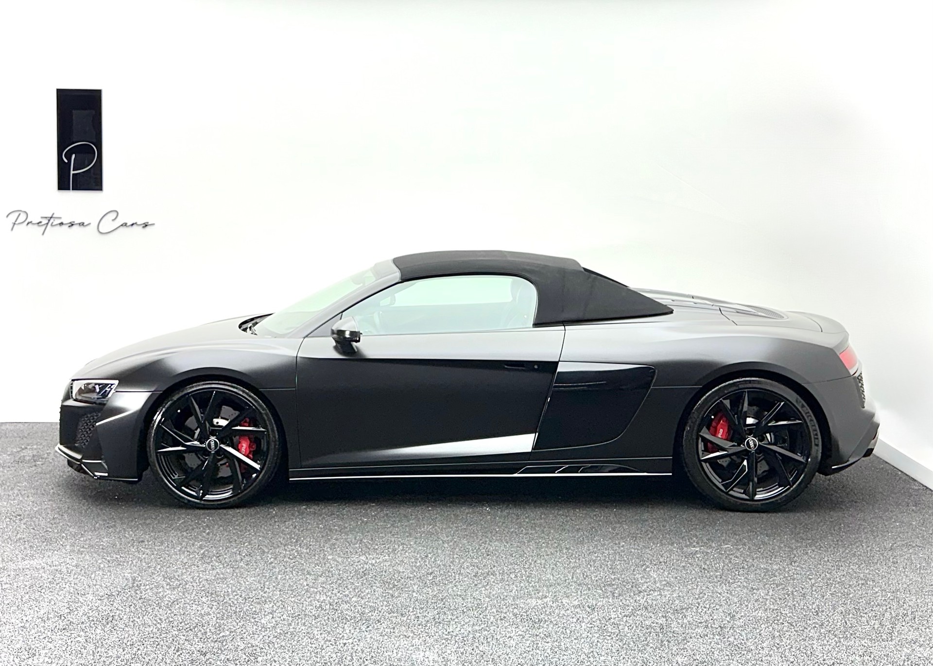 AUDI R8 Spyder RWD S-Tronic-showroom-element-3