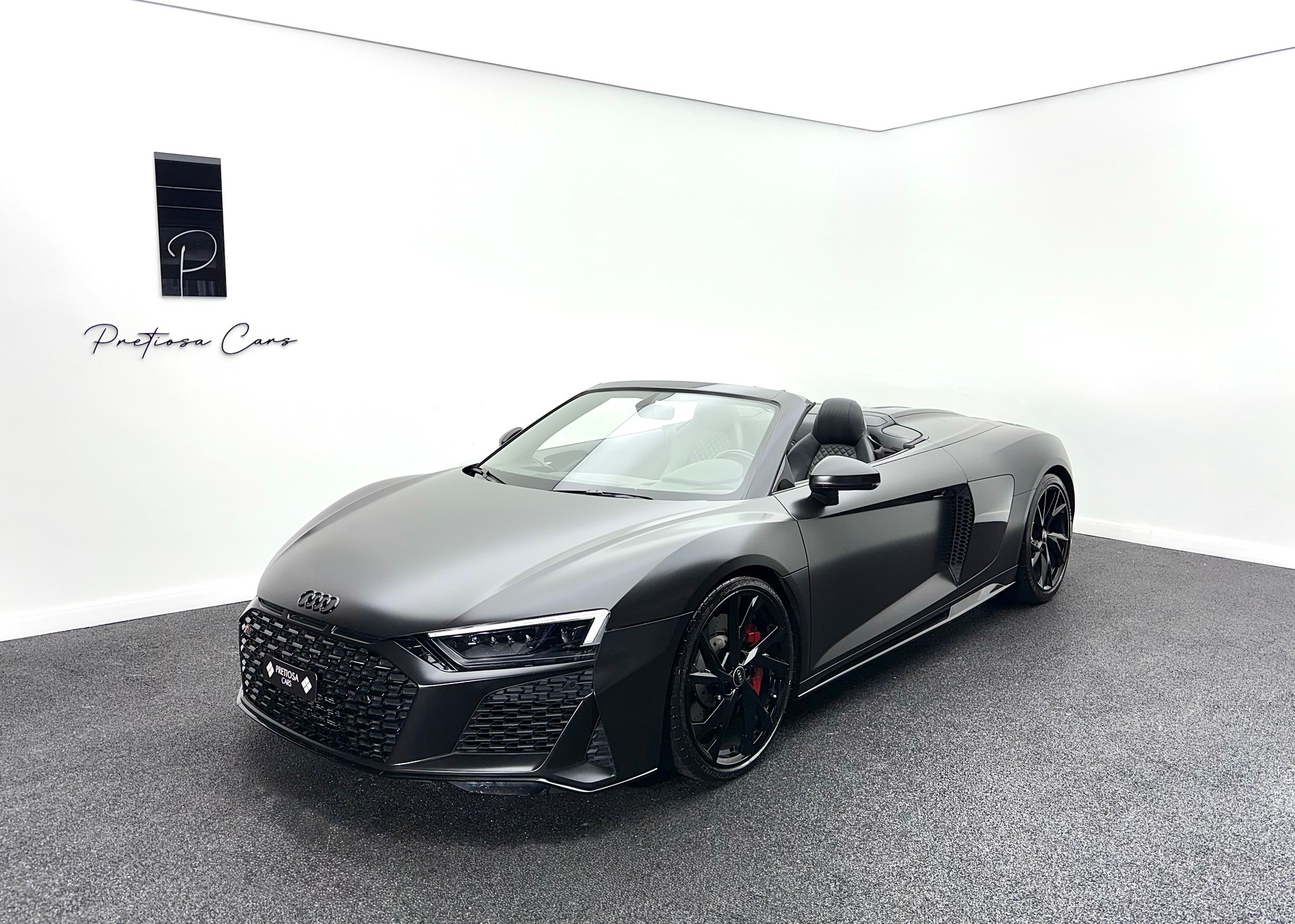 AUDI R8 Spyder RWD S-Tronic-showroom-element-1