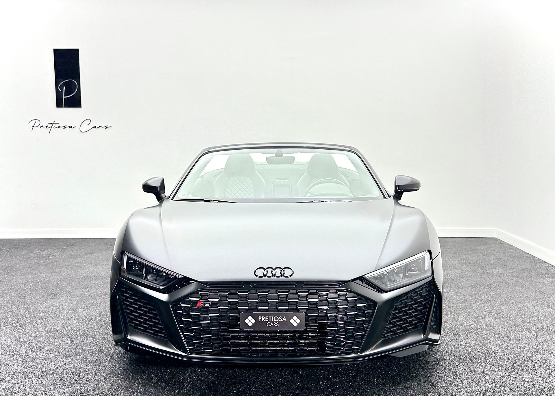 AUDI R8 Spyder RWD S-Tronic-showroom-element-2