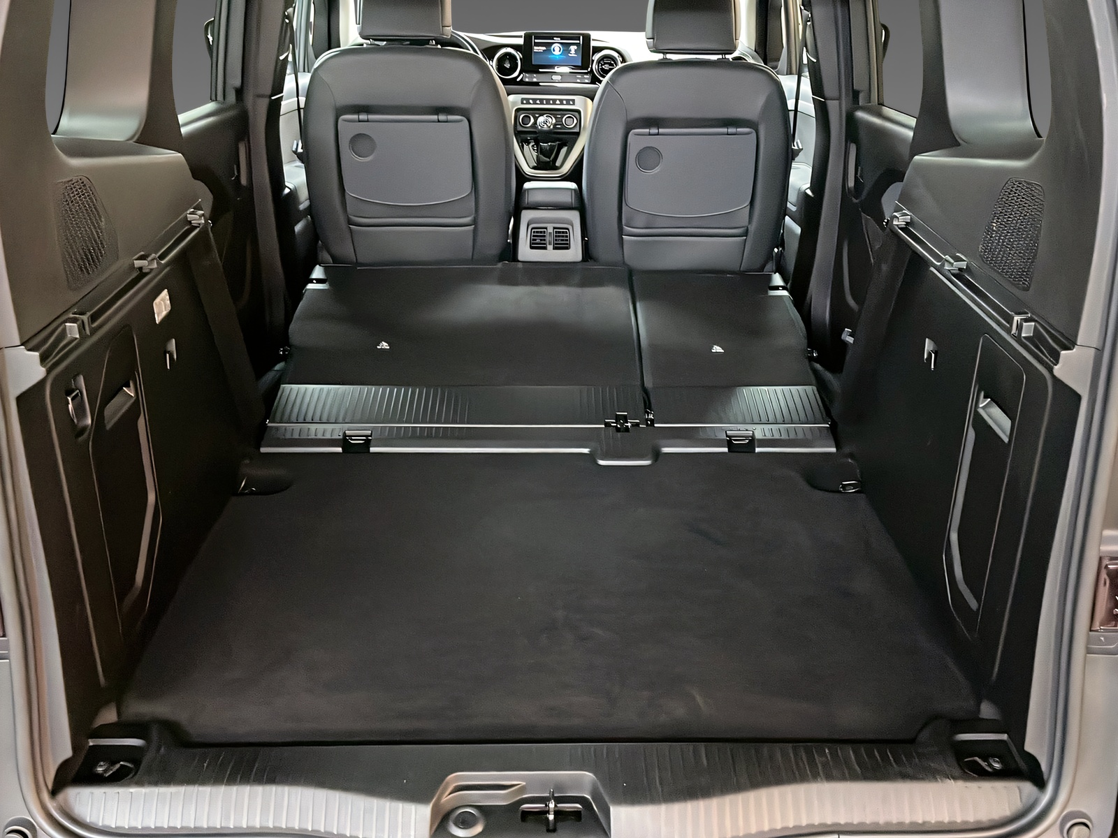 MERCEDES-BENZ T 180 d Progressive-image-12