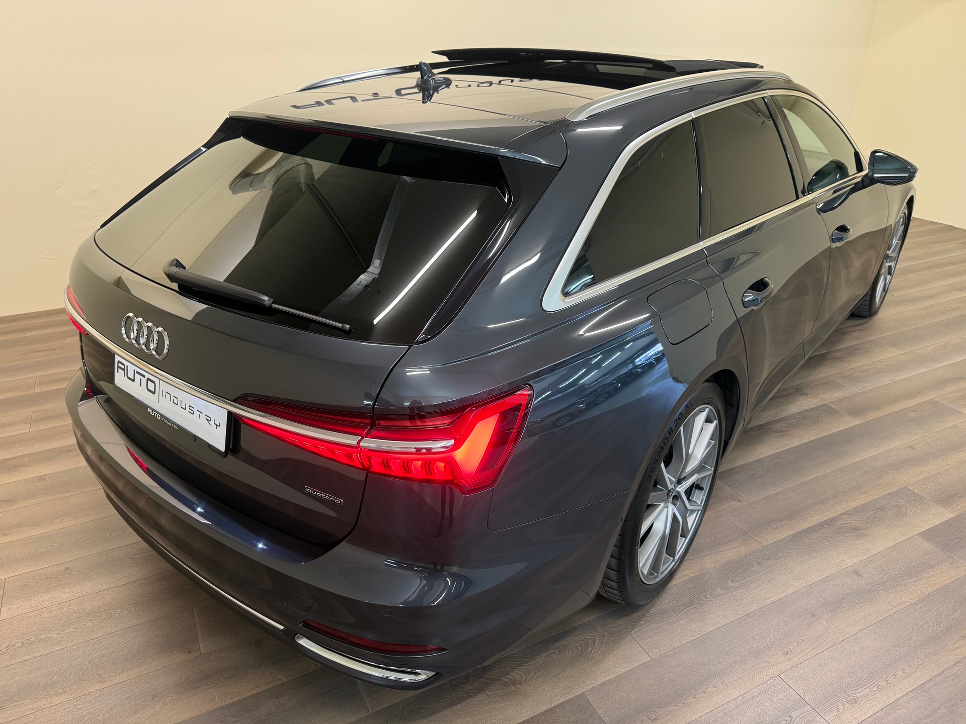 AUDI A6 Avant 55 TFSI Sport quattro S-tronic-image-4