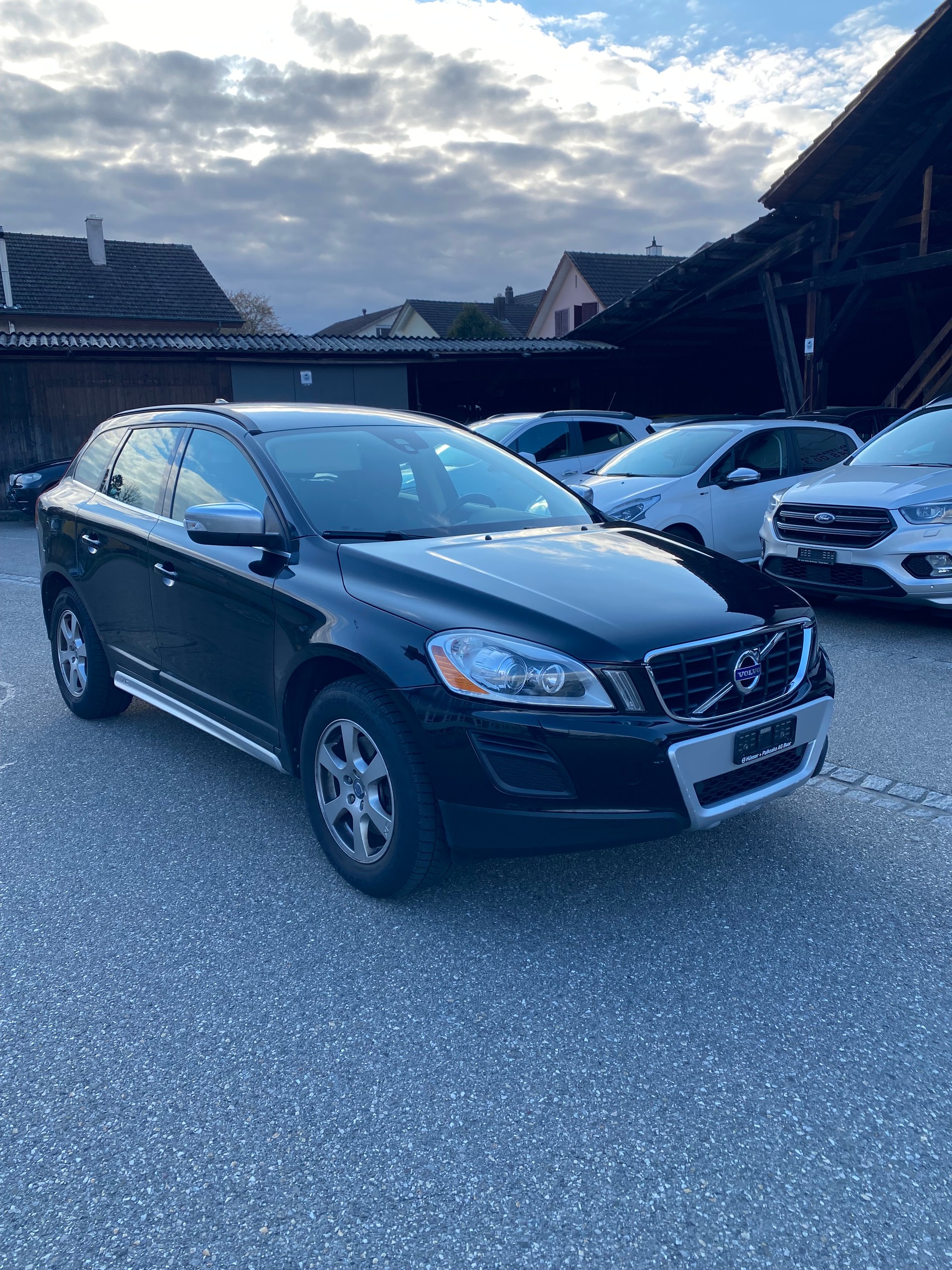 VOLVO XC60 D4 AWD Summum Geartronic-image-4