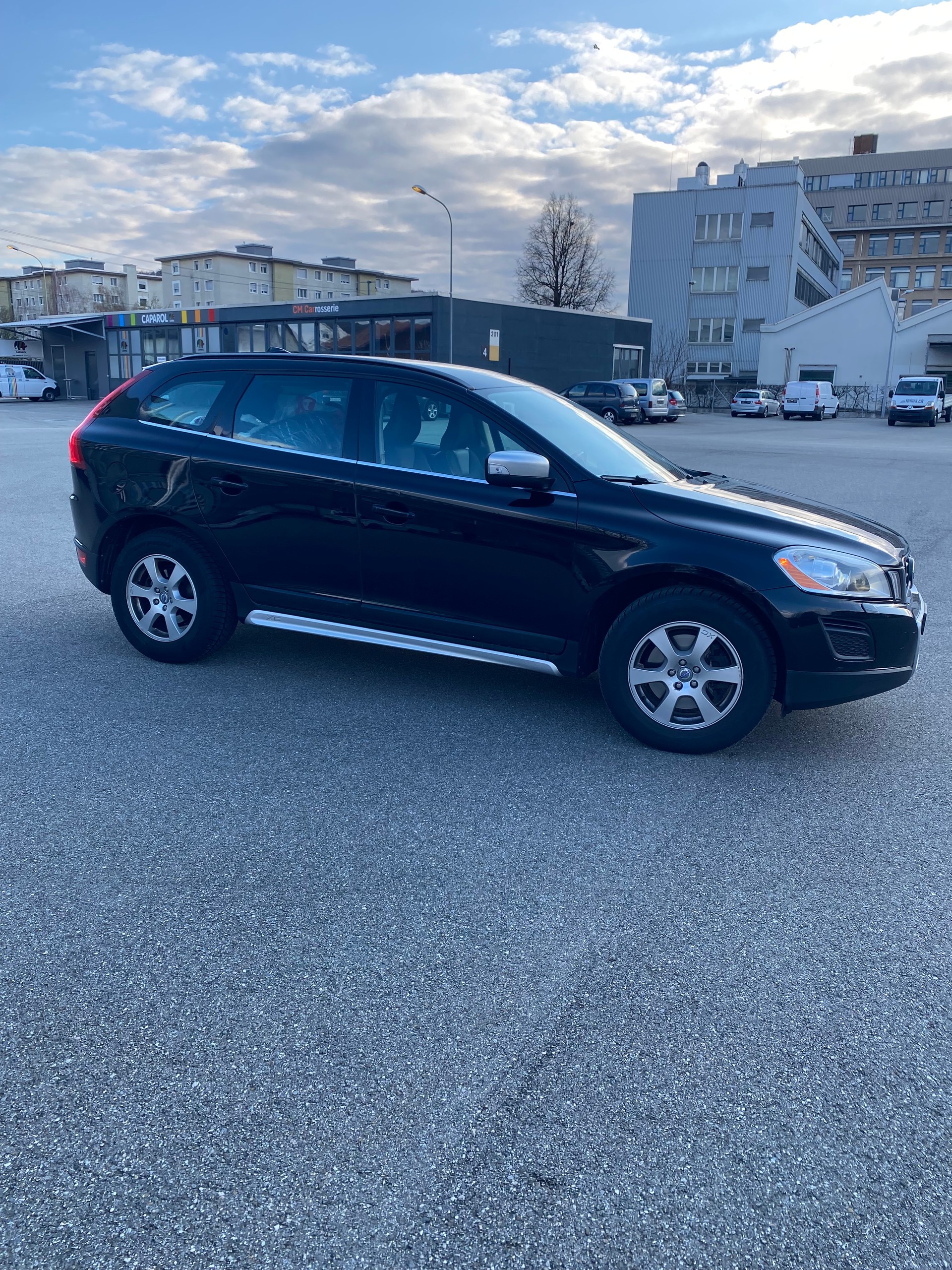 VOLVO XC60 D4 AWD Summum Geartronic-image-5