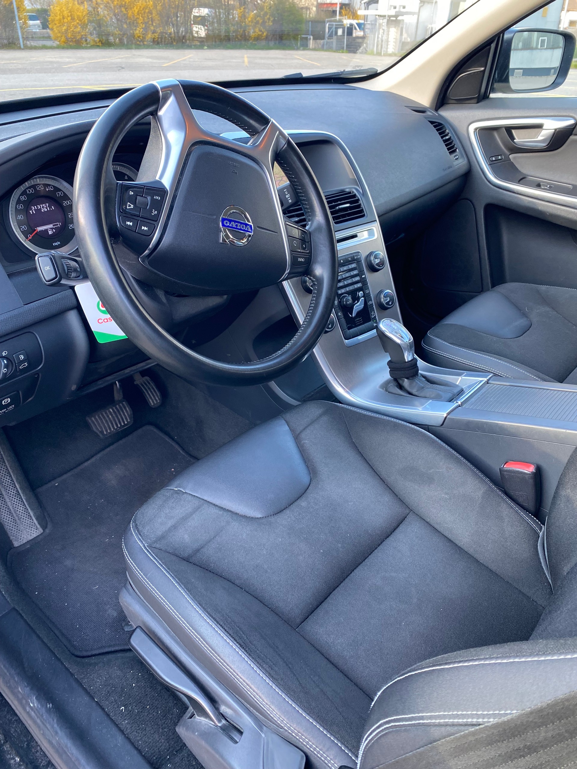 VOLVO XC60 D4 AWD Summum Geartronic-image-8