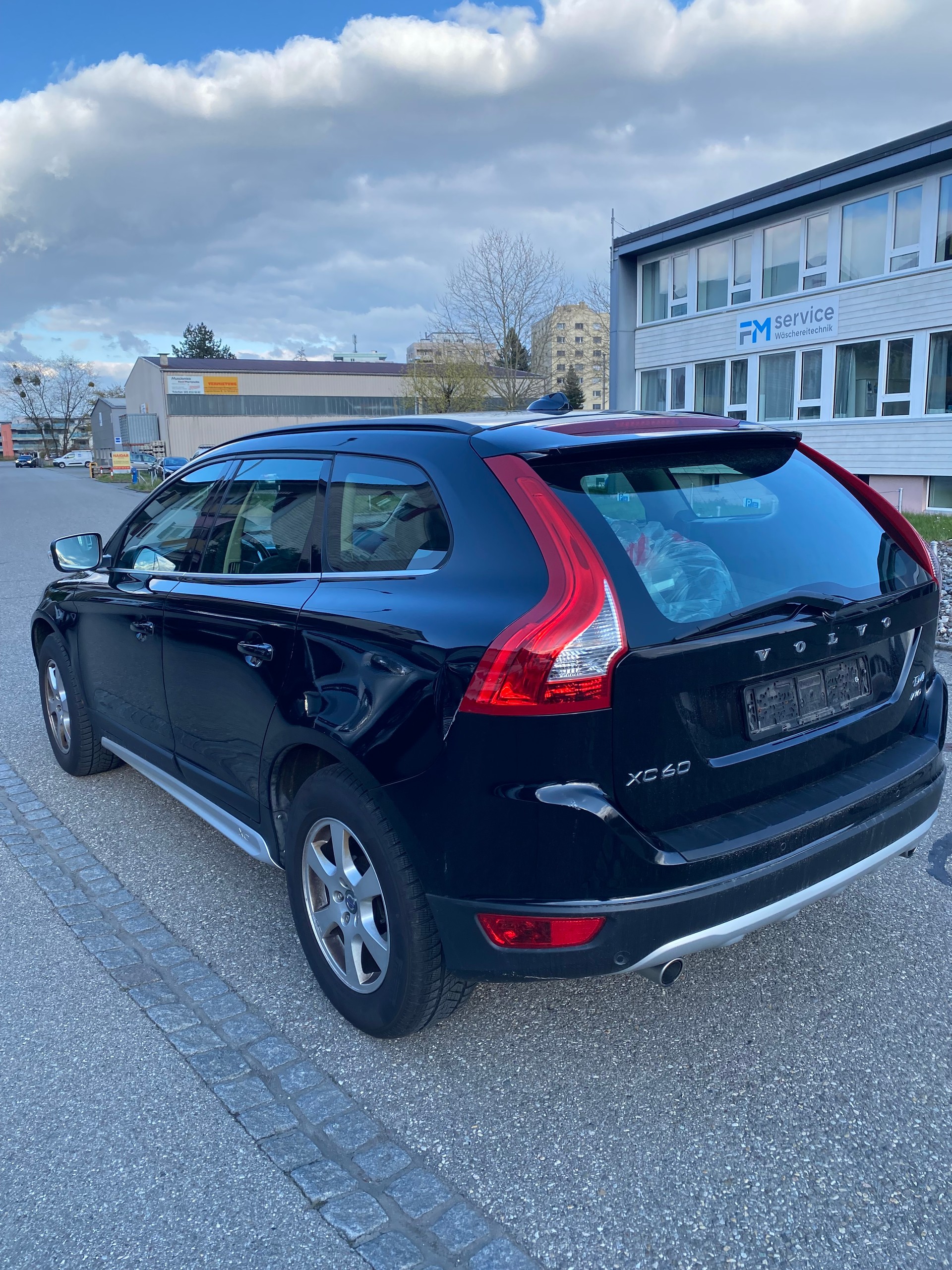 VOLVO XC60 D4 AWD Summum Geartronic-image-3