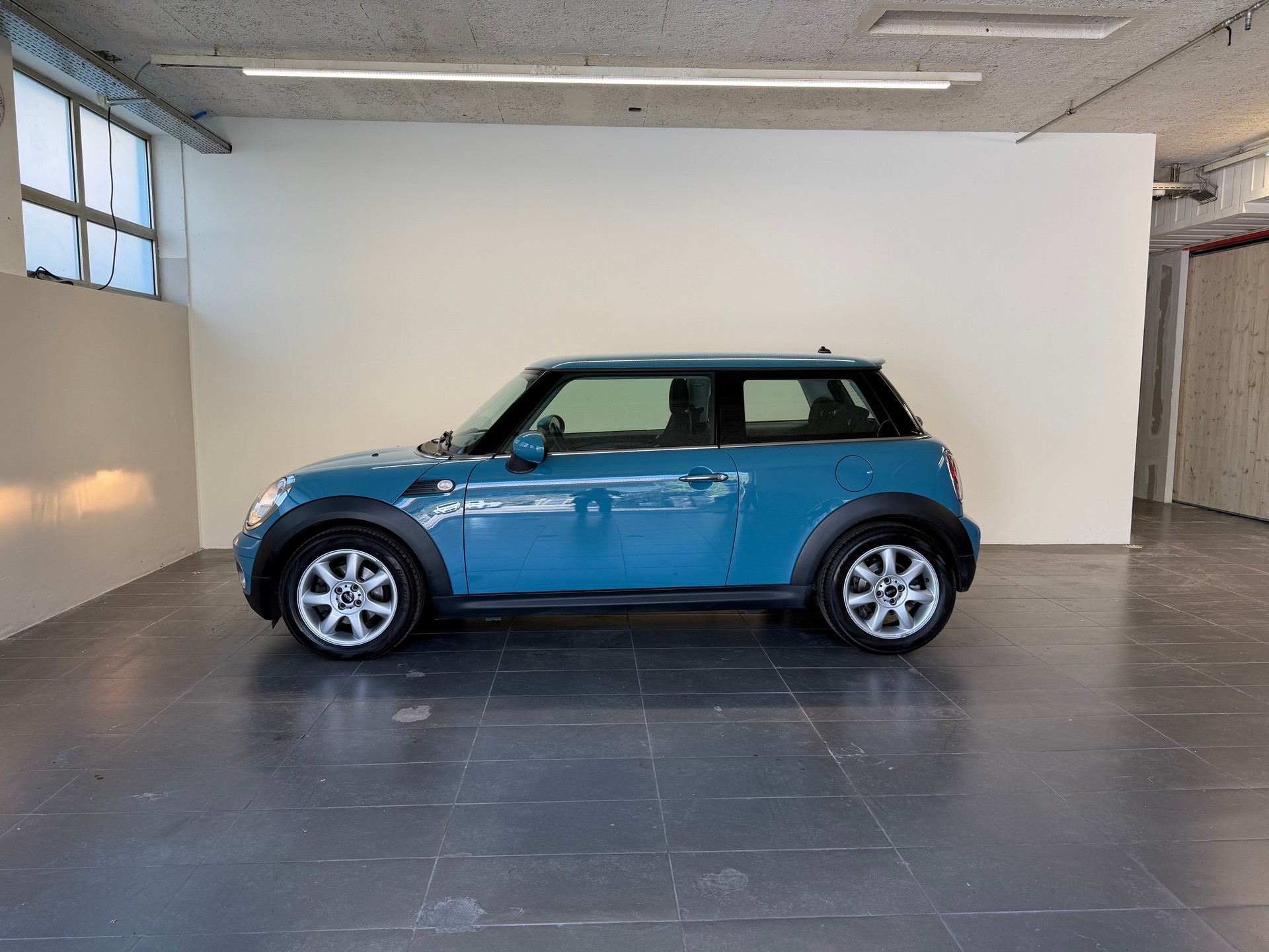 MINI One-image-3